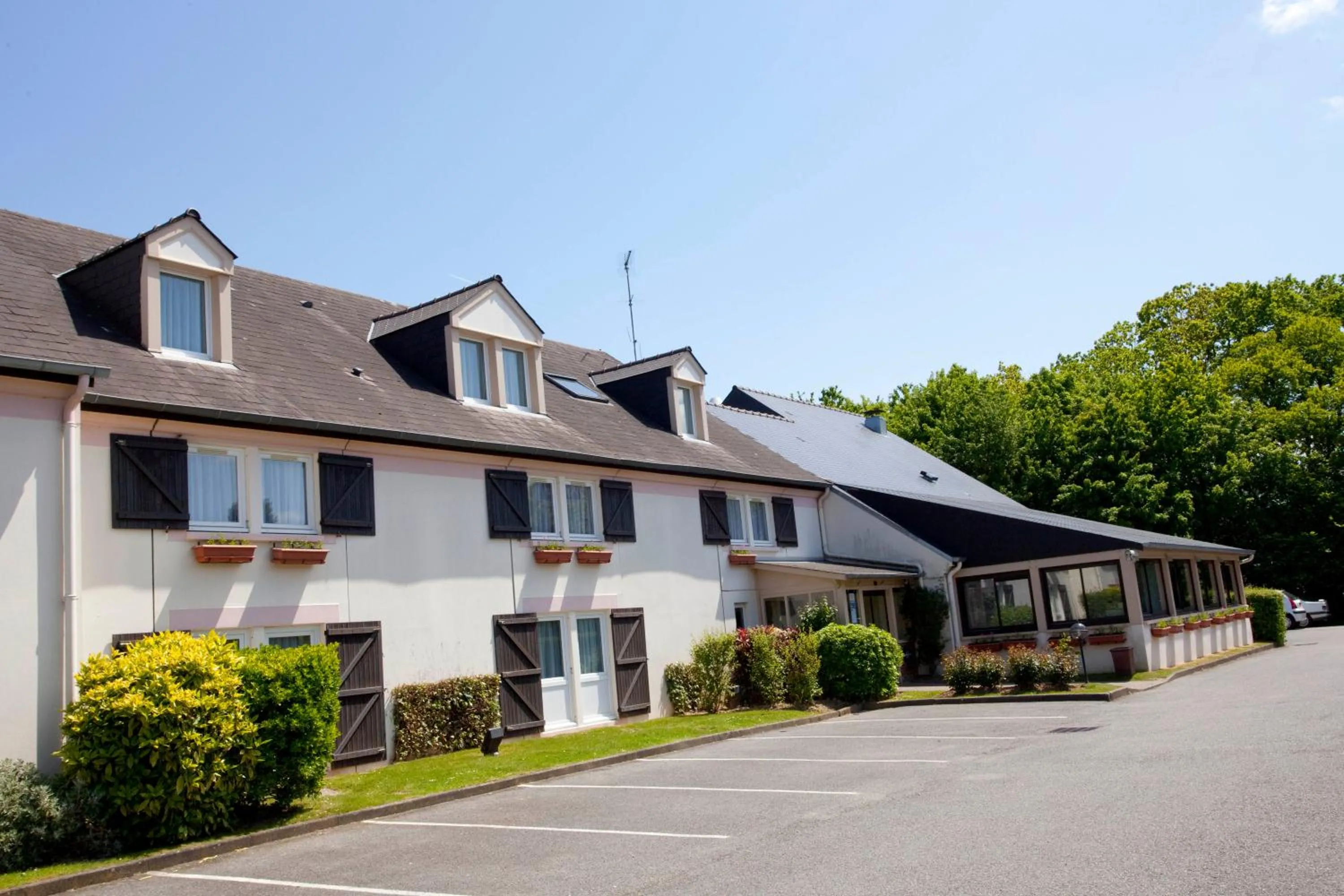 Property building in Kyriad Rennes Nord Hotel
