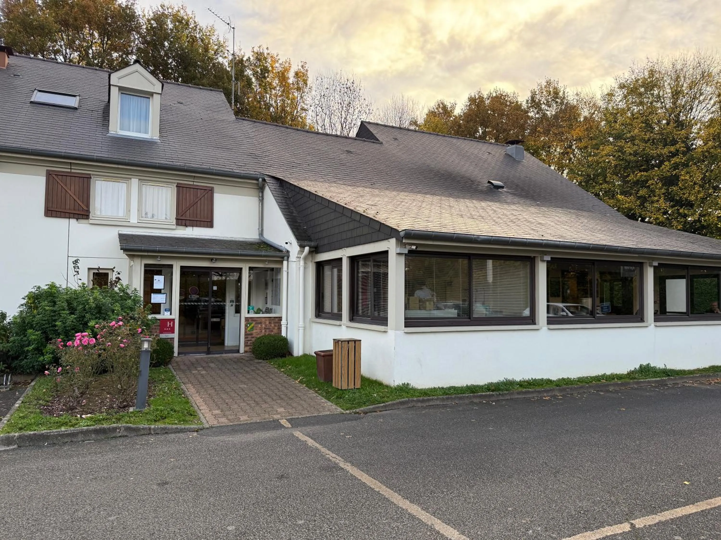 Property building in Kyriad Rennes Nord Hotel