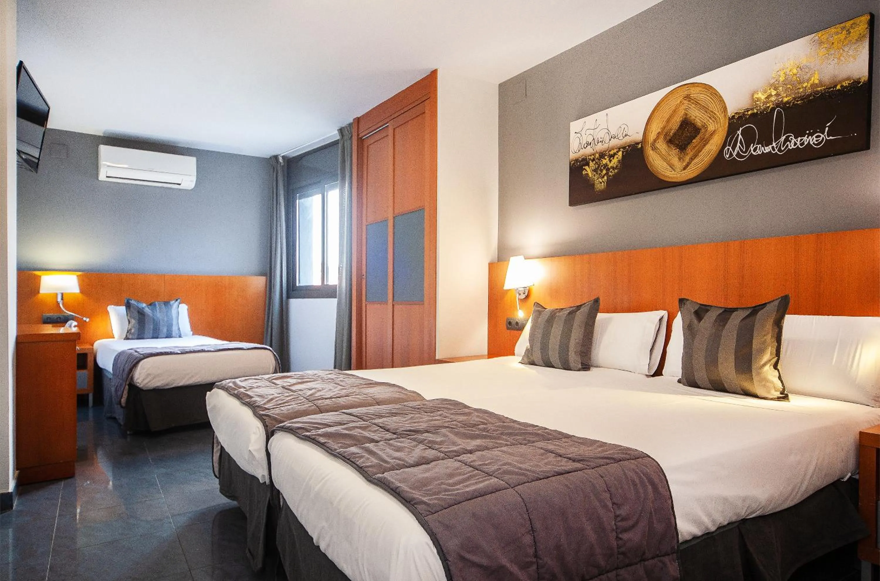 Photo of the whole room, Bed in HOTEL SANT PERE ll HSPII