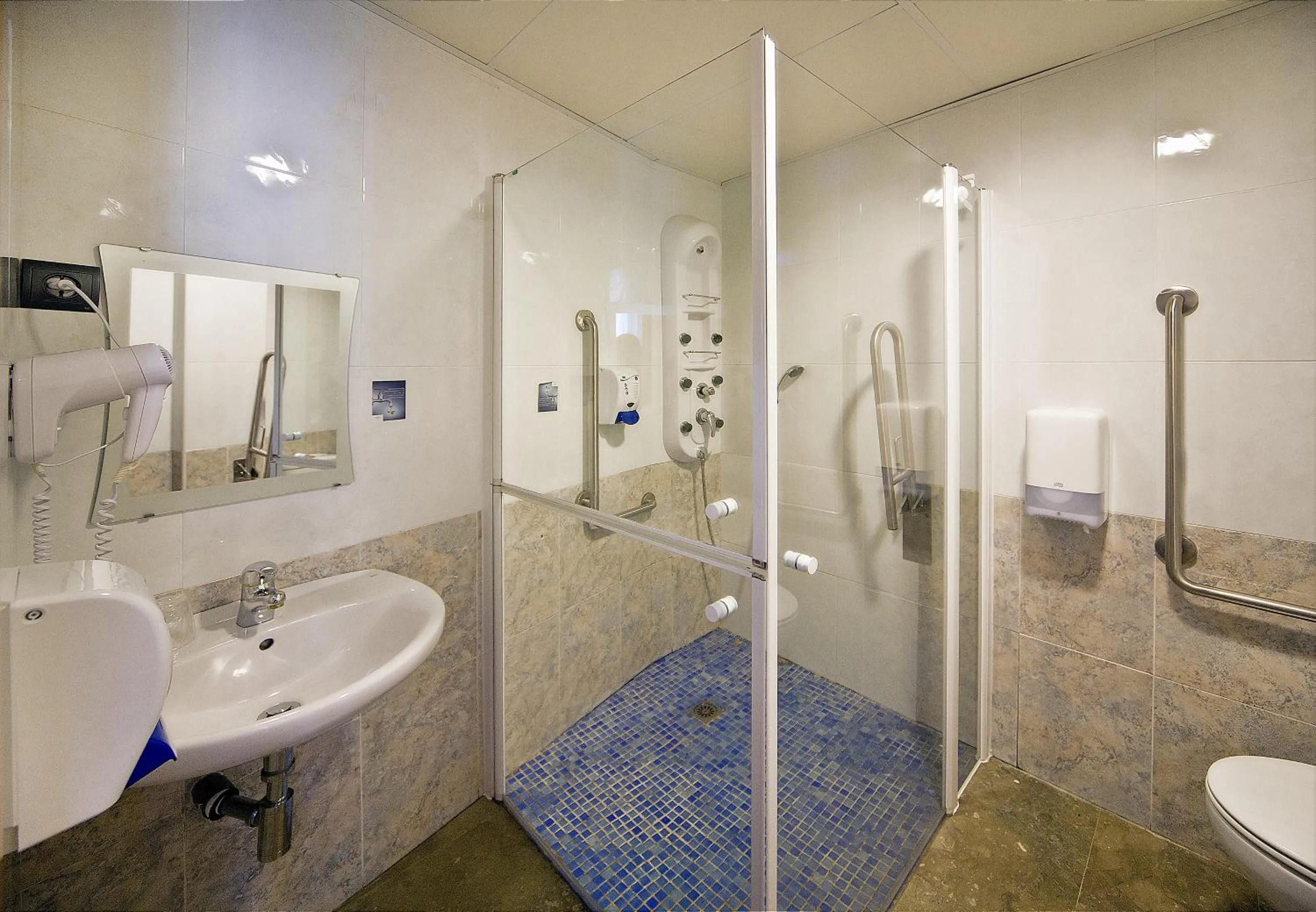 Bathroom in HOTEL SANT PERE ll HSPII