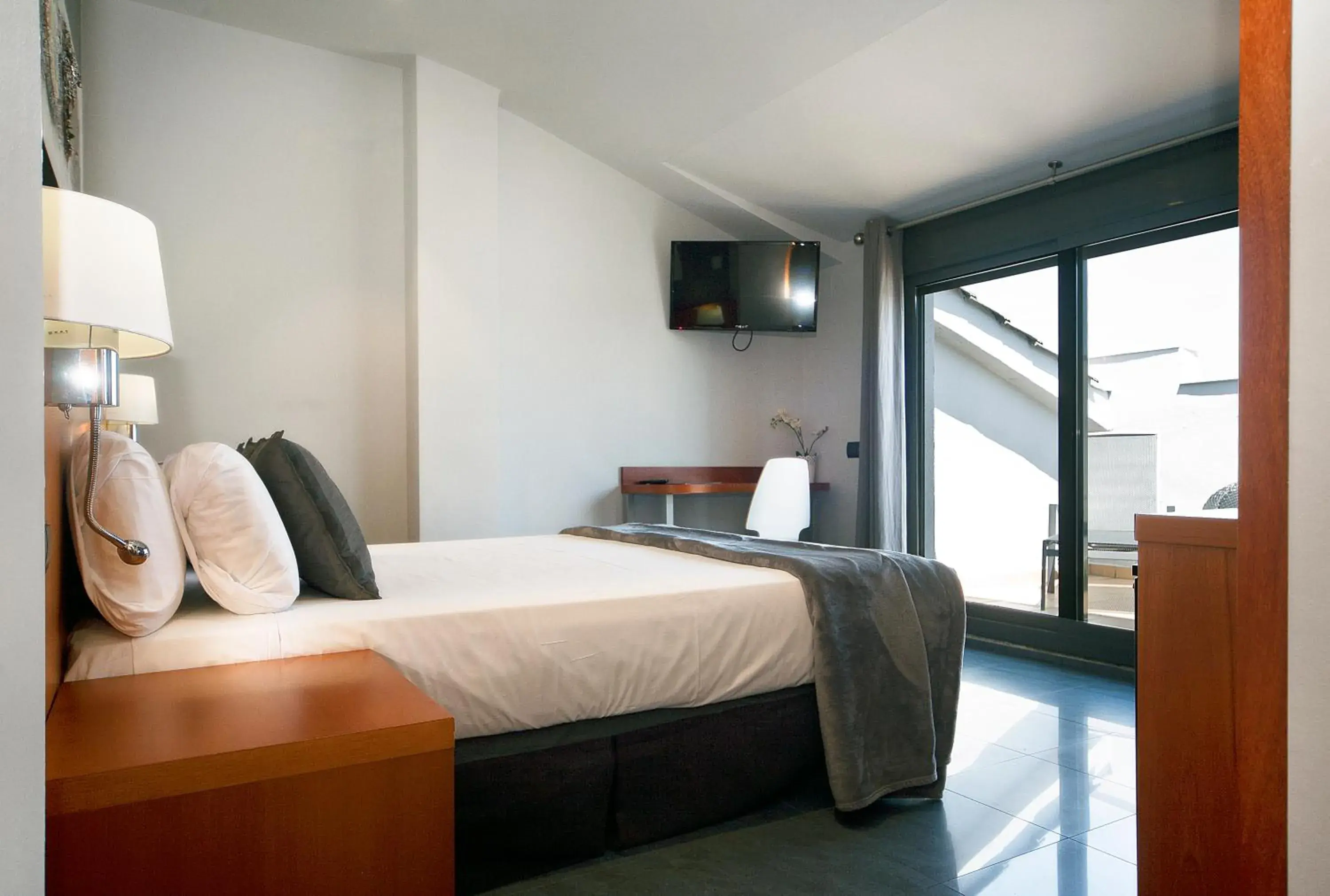 Photo of the whole room, Bed in HOTEL SANT PERE ll HSPII Photo of the whole room, Bed in HOTEL SANT PERE ll HSPII