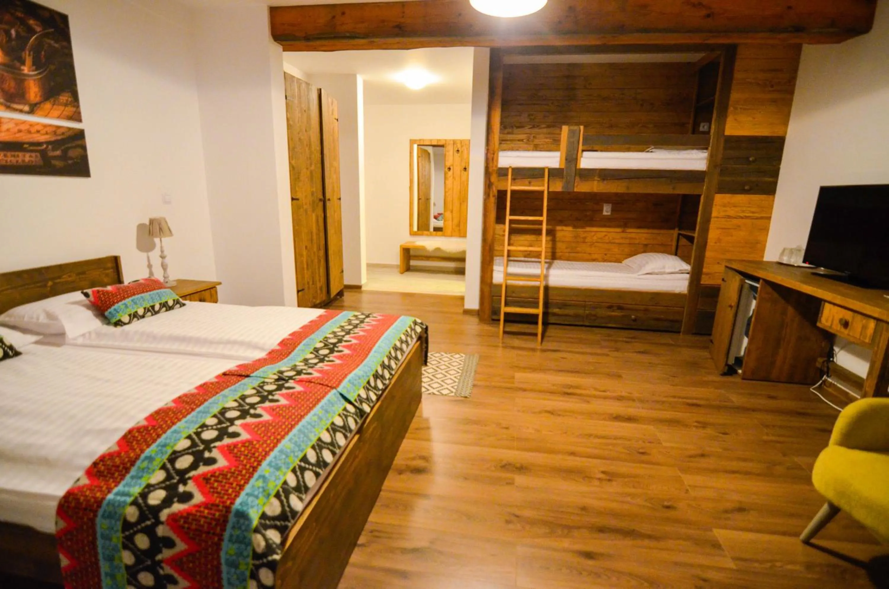 Photo of the whole room, Bed in Pensiunea Banffy