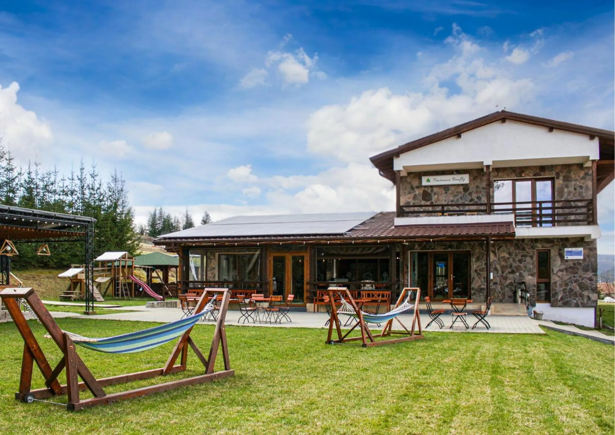 Property building in Pensiunea Banffy