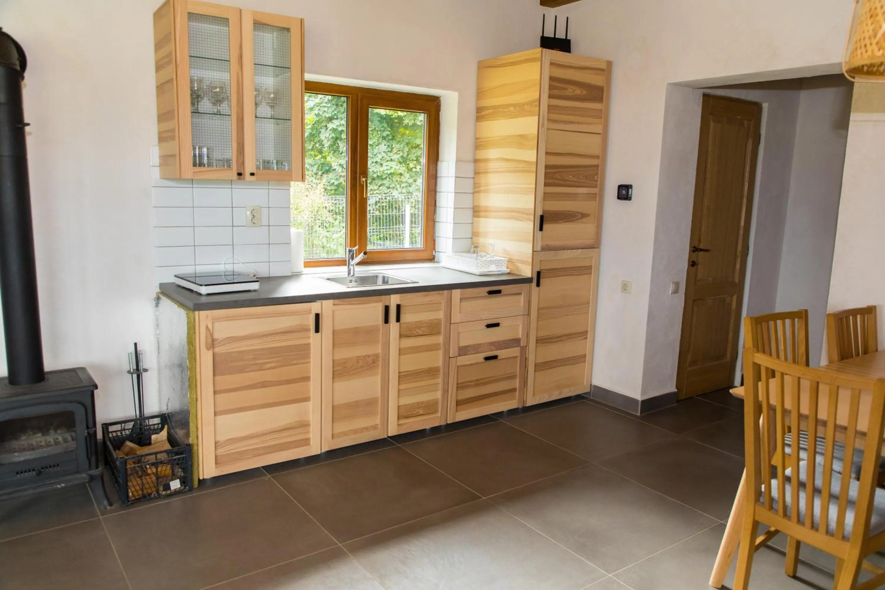 Kitchen or kitchenette in Pensiunea Banffy