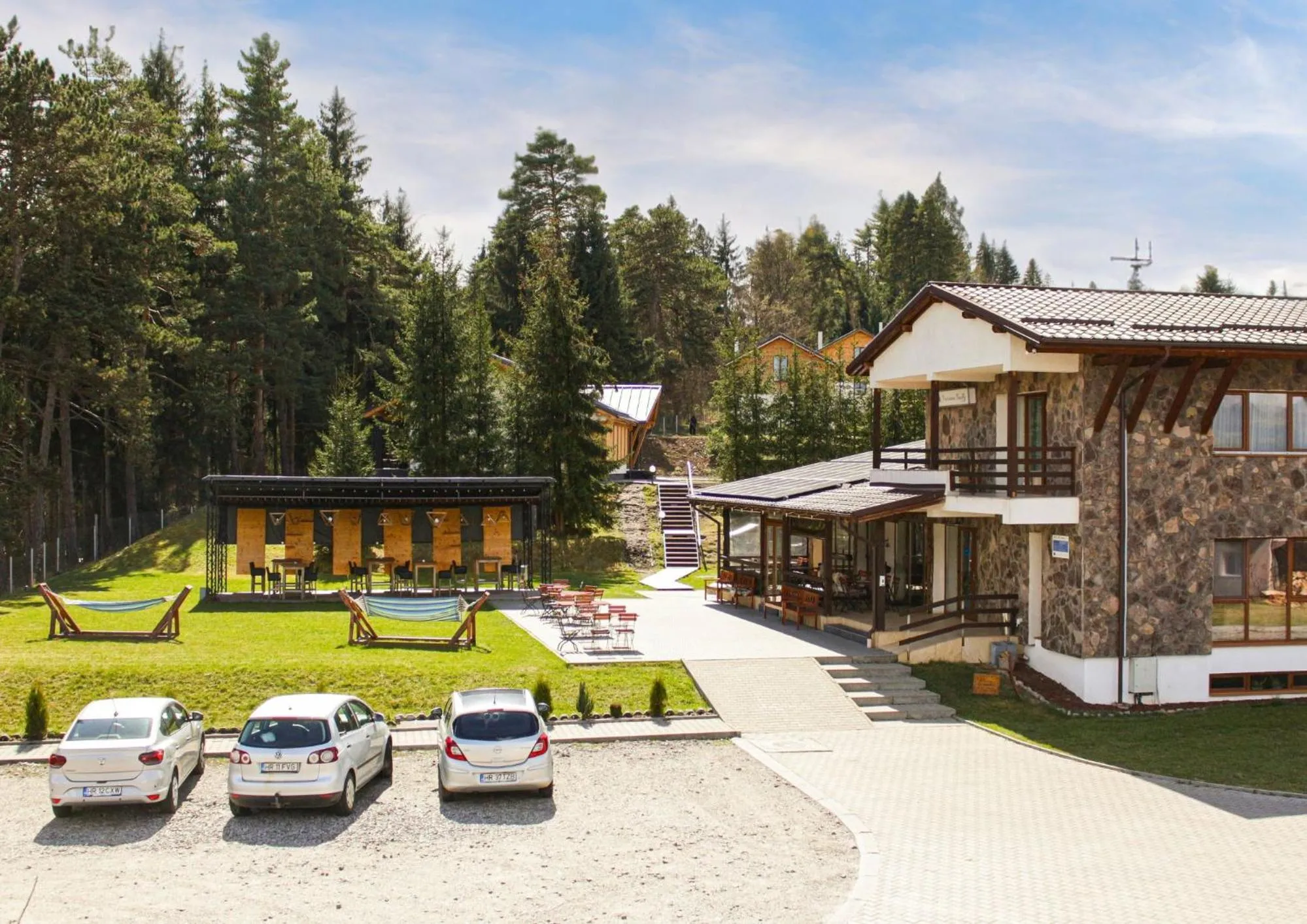 Property building in Pensiunea Banffy