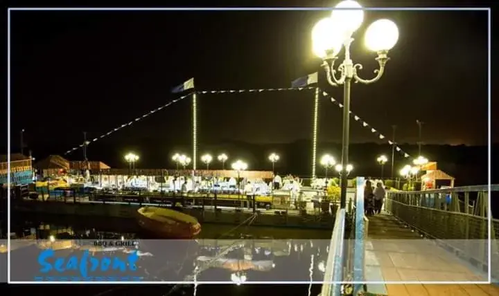 Restaurant/places to eat in Beach Luxury Hotel Restaurant/places to eat in Beach Luxury Hotel