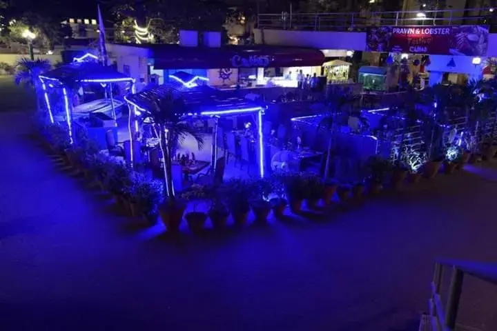 Restaurant/places to eat in Beach Luxury Hotel Restaurant/places to eat in Beach Luxury Hotel