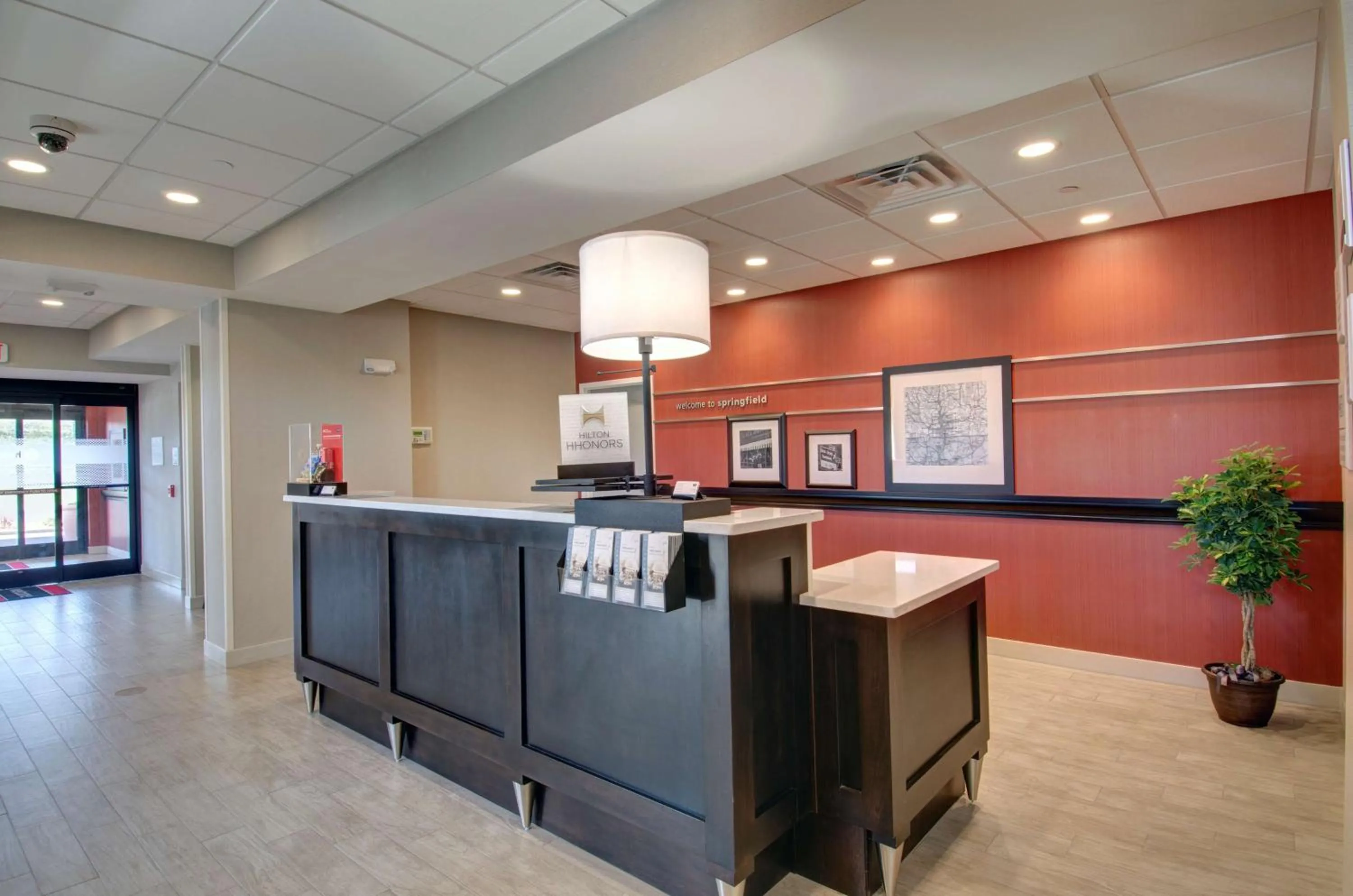 Lobby or reception in Hampton Inn & Suites Springfield Downtown