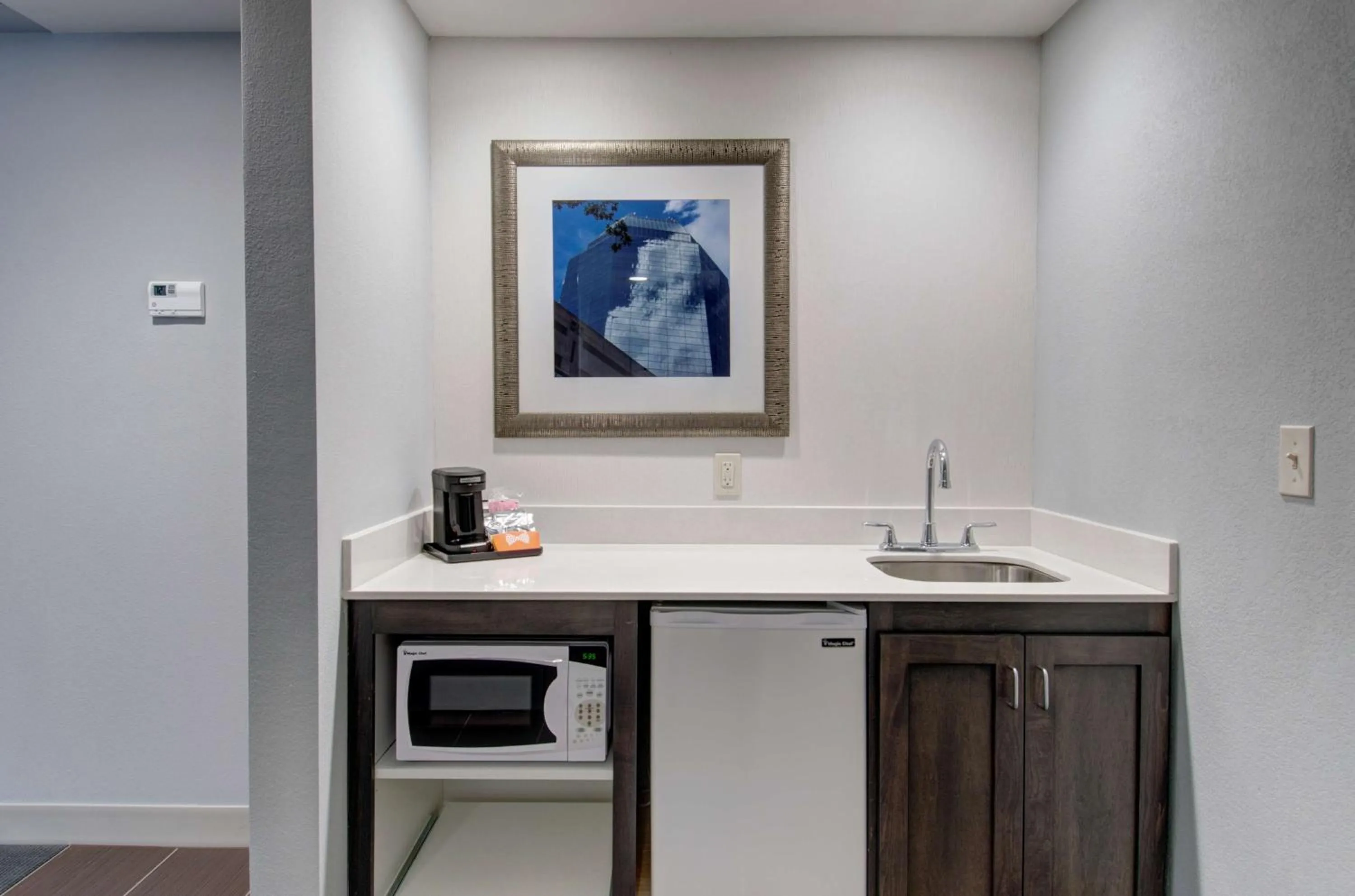Kitchen or kitchenette in Hampton Inn & Suites Springfield Downtown