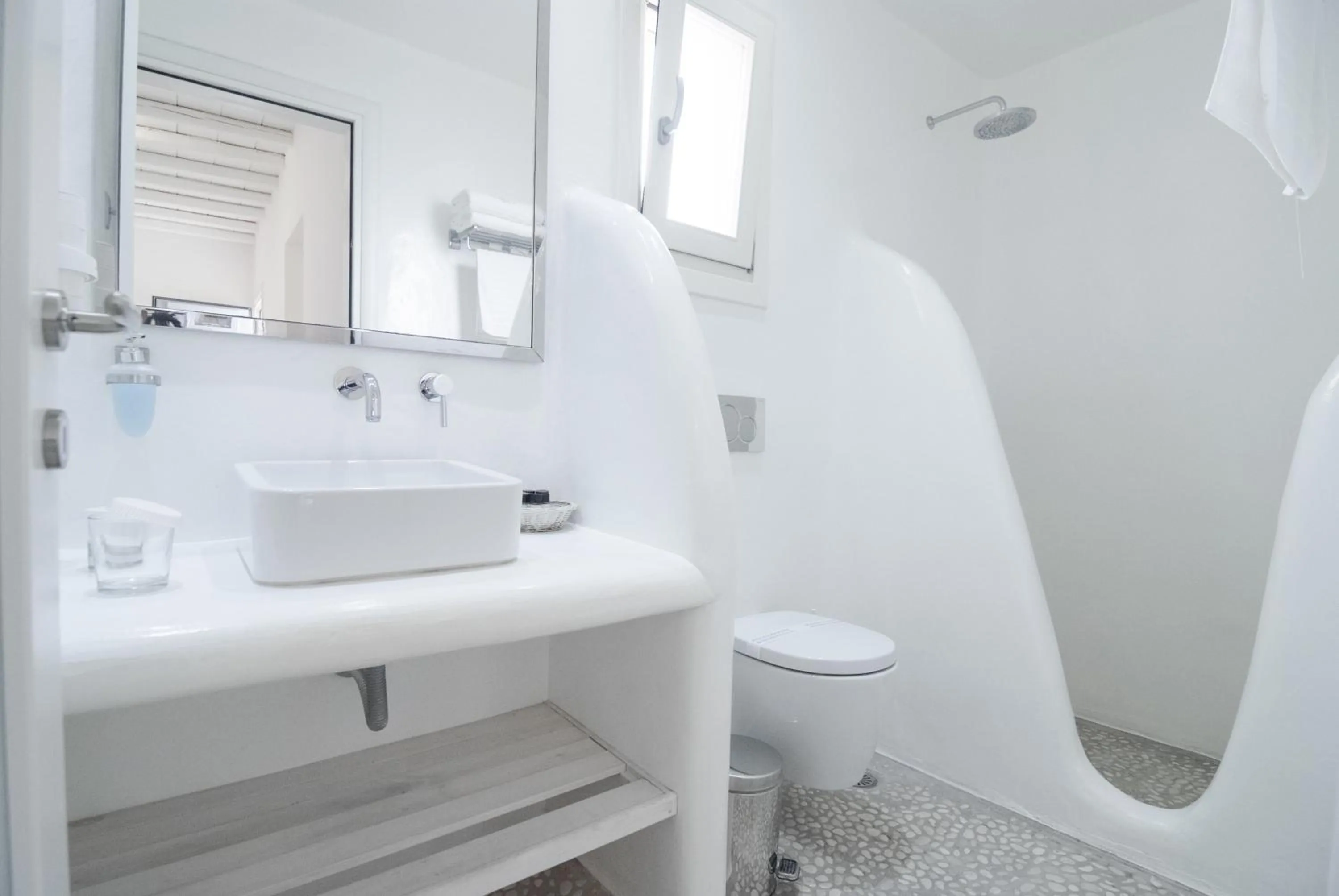 Bathroom in Zephyros