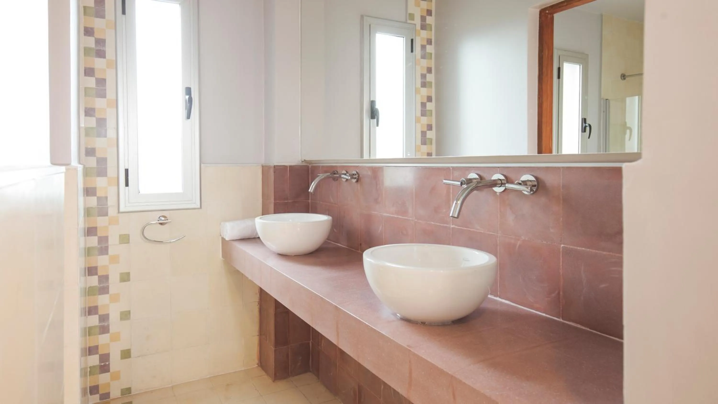 Bathroom in Amalinas Hotel