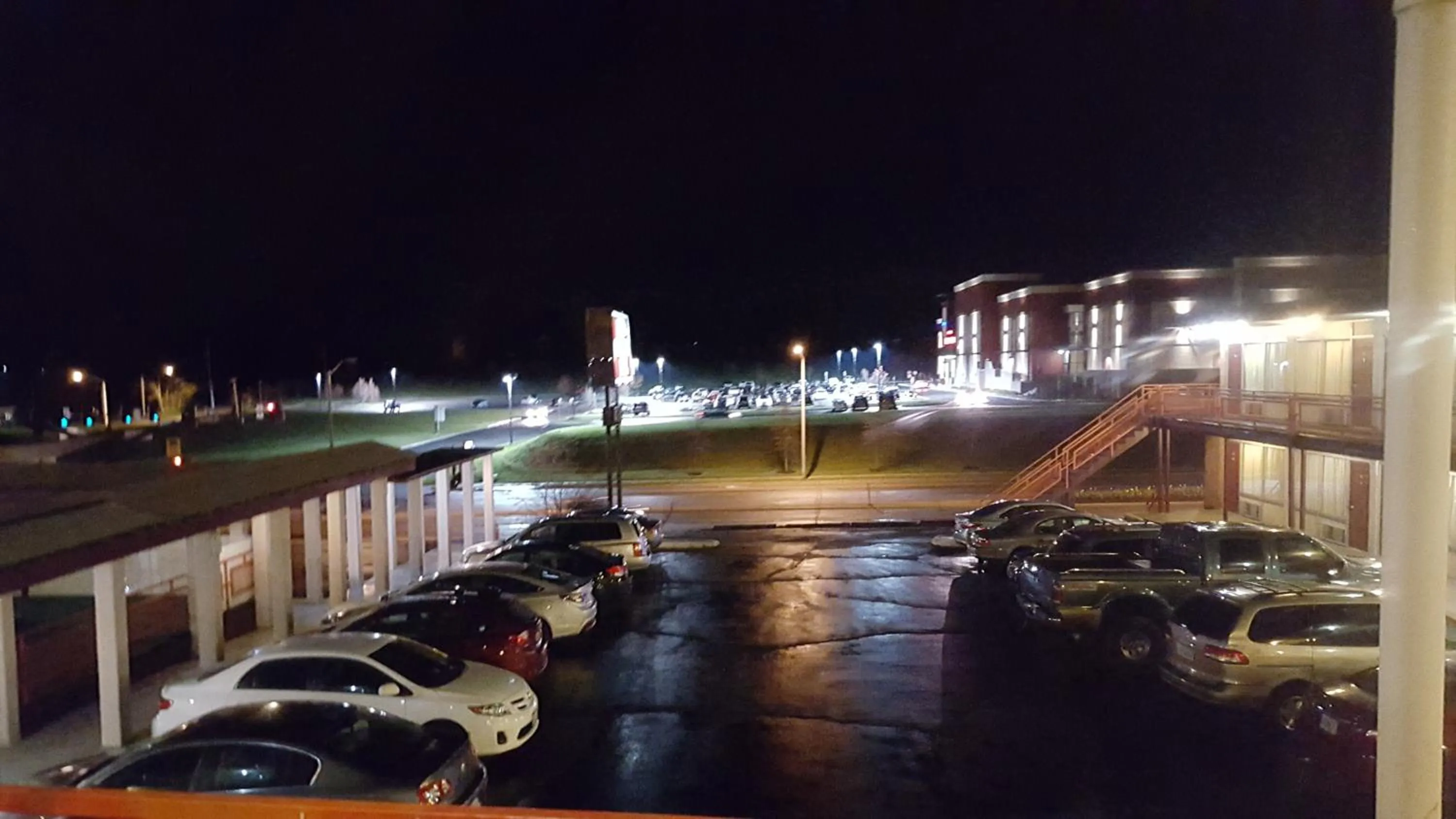 Night in Red Carpet Inn - Blacksburg