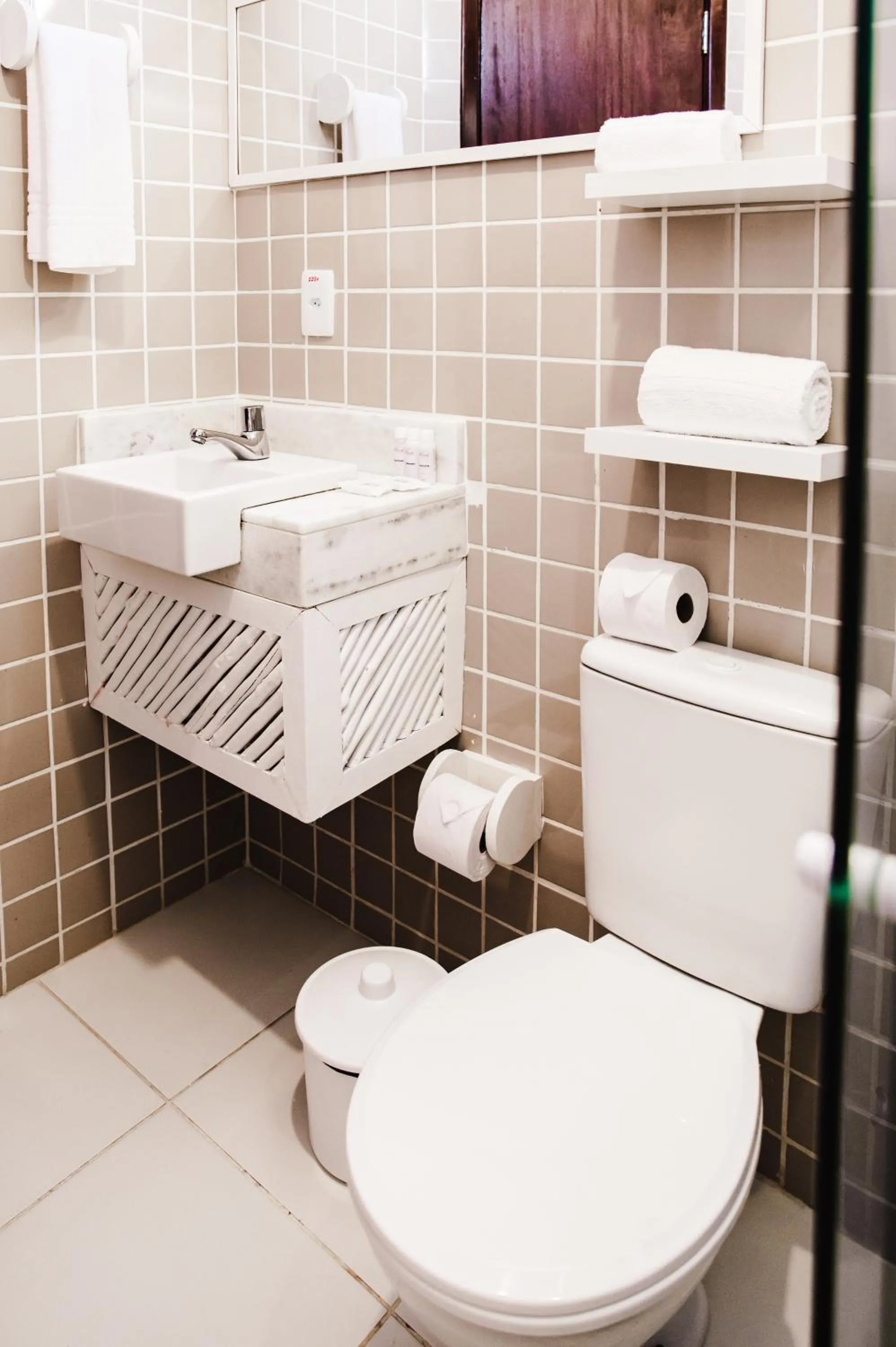 Toilet in Pousada Aldeola by Slaviero Hotéis