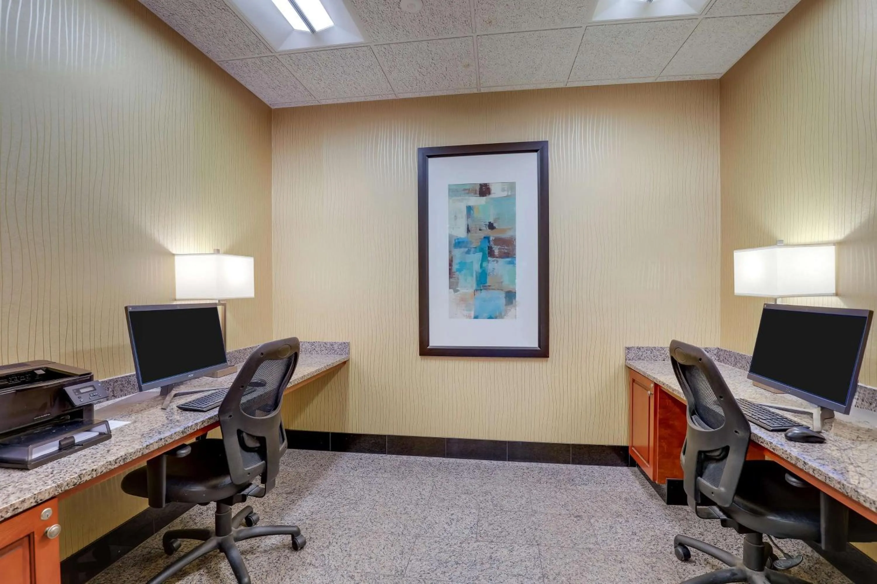 Business facilities in Drury Inn & Suites Grand Rapids