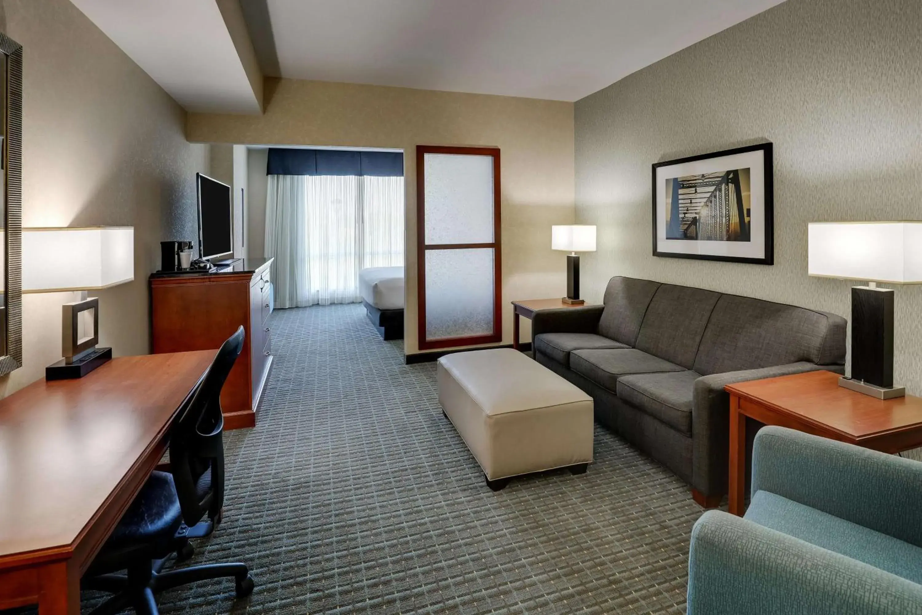 Superior King Room with Sofa Bed in Drury Inn & Suites Grand Rapids Superior King Room with Sofa Bed in Drury Inn & Suites Grand Rapids