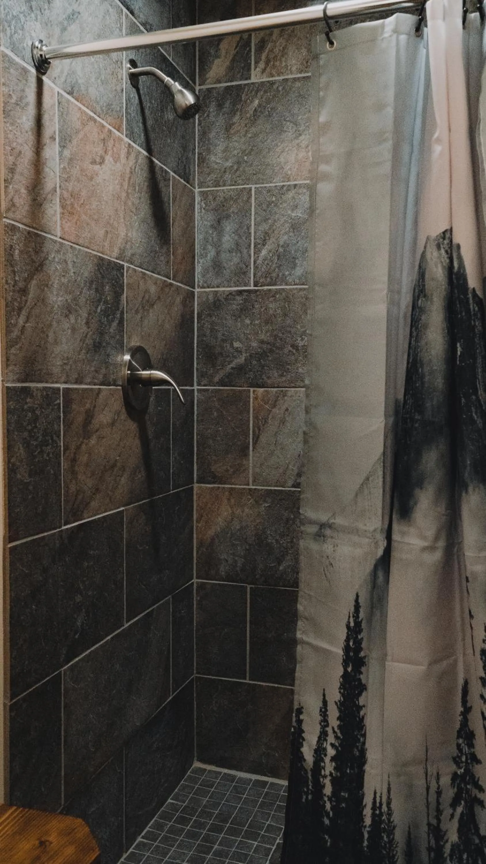 Ouray Riverside Resort - Inn & Cabins