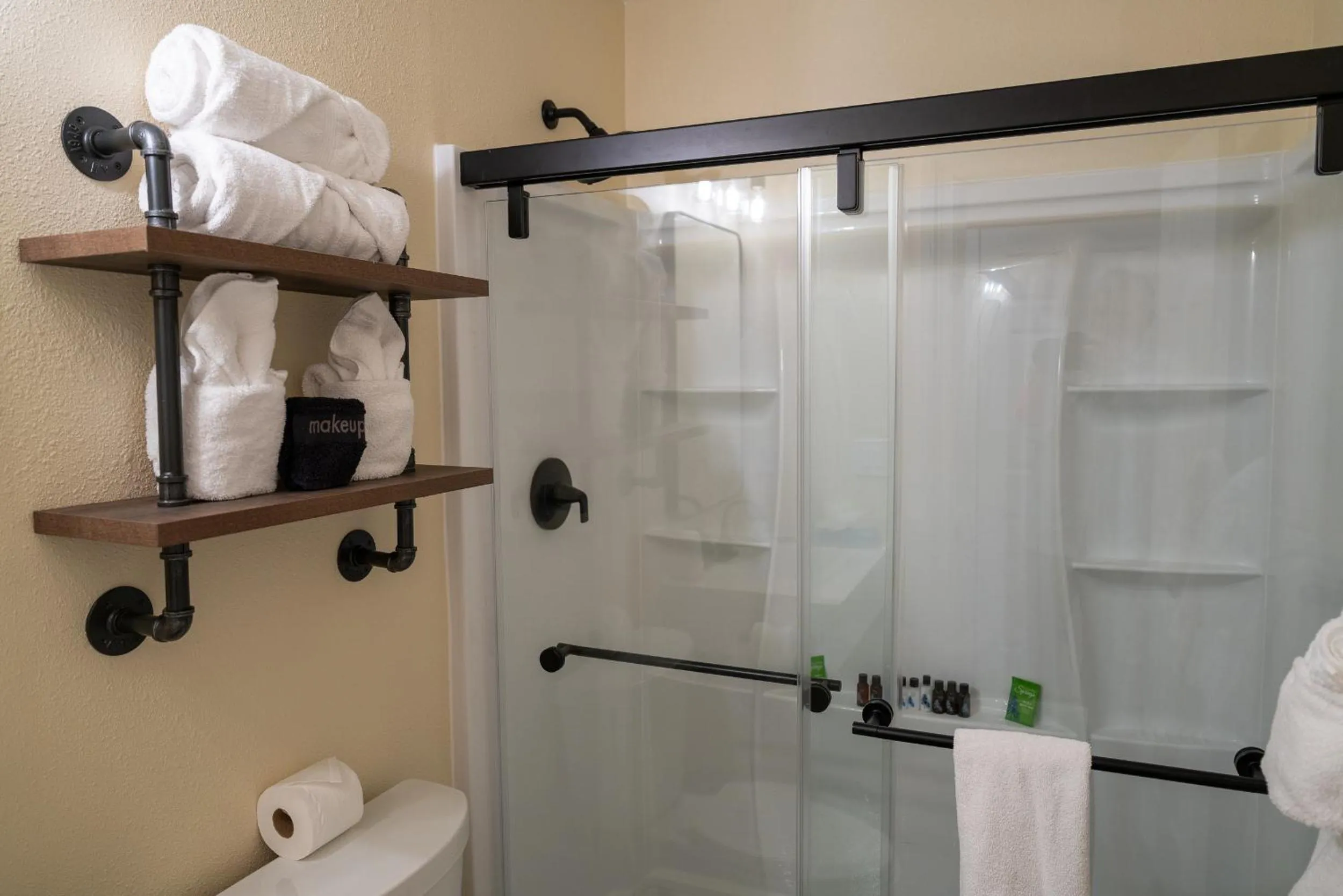 Ouray Riverside Resort - Inn & Cabins