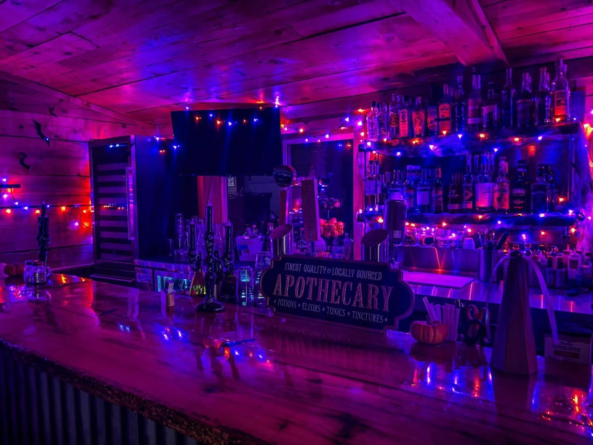 Lounge or bar in Ouray Riverside Resort - Inn & Cabins