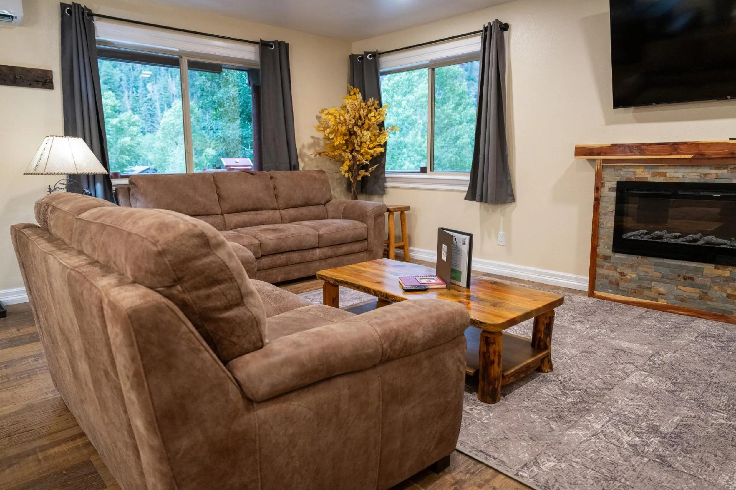 Ouray Riverside Resort - Inn & Cabins