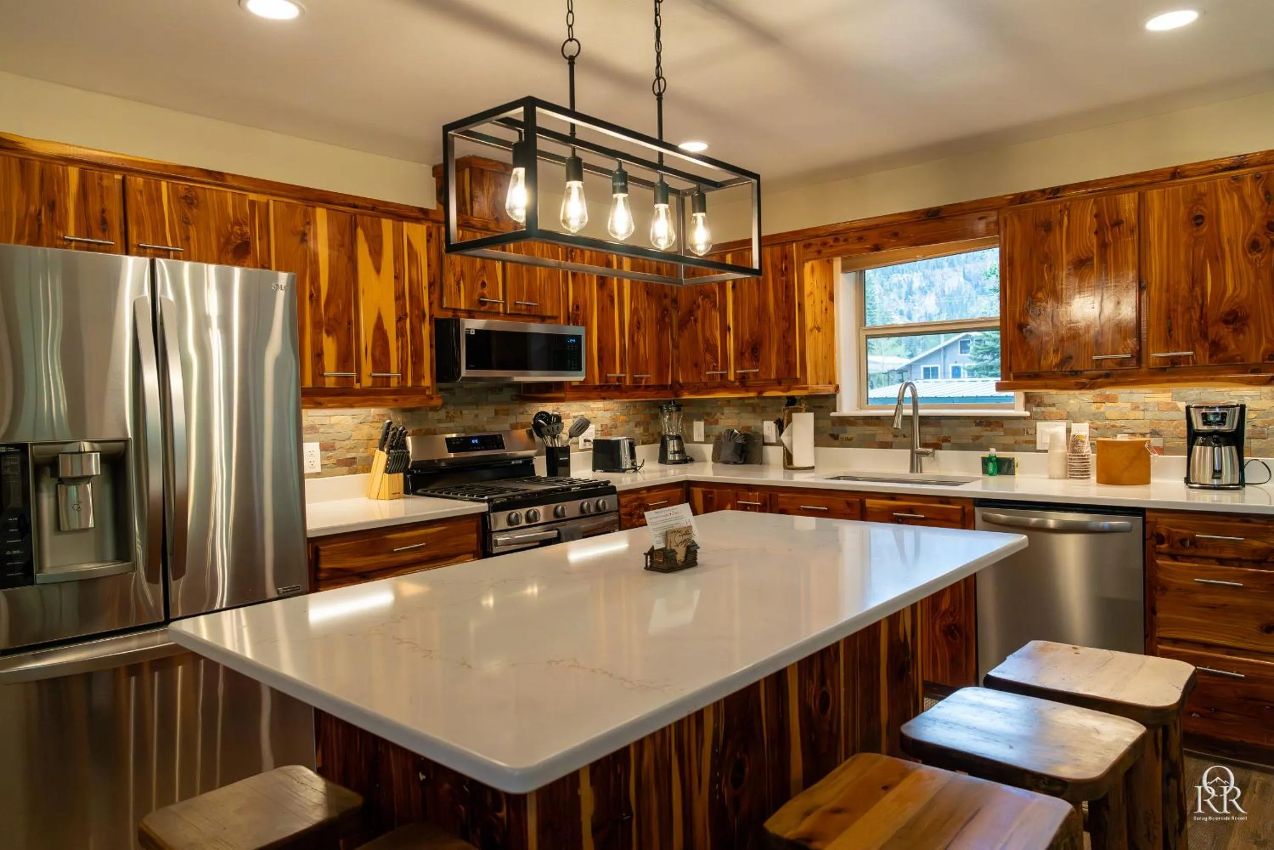 Ouray Riverside Resort - Inn & Cabins