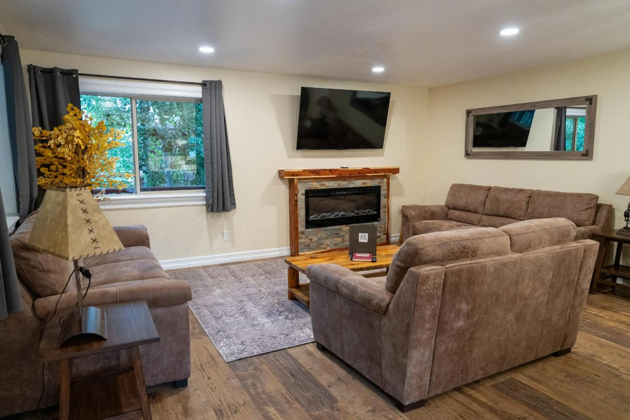 Ouray Riverside Resort - Inn & Cabins