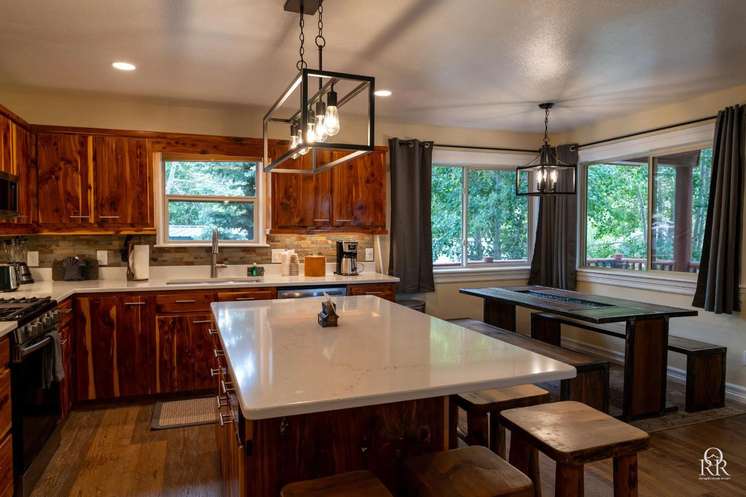 Ouray Riverside Resort - Inn & Cabins