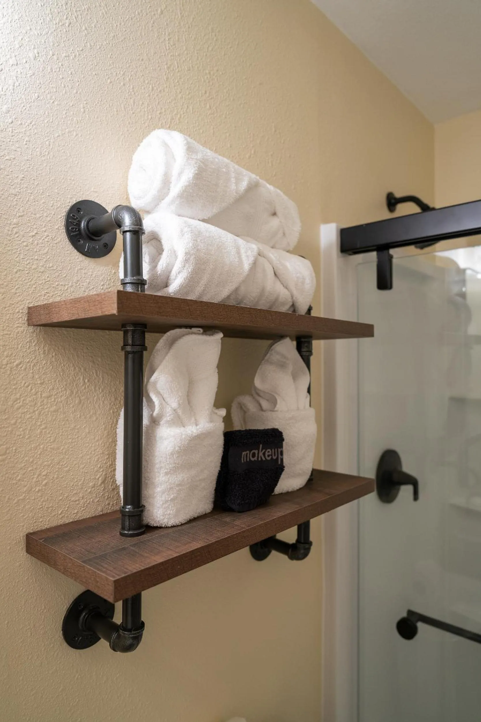 Ouray Riverside Resort - Inn & Cabins