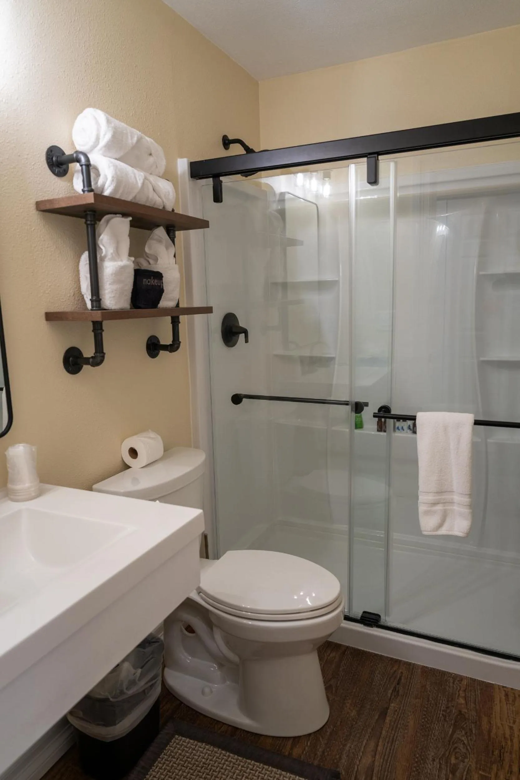 Ouray Riverside Resort - Inn & Cabins