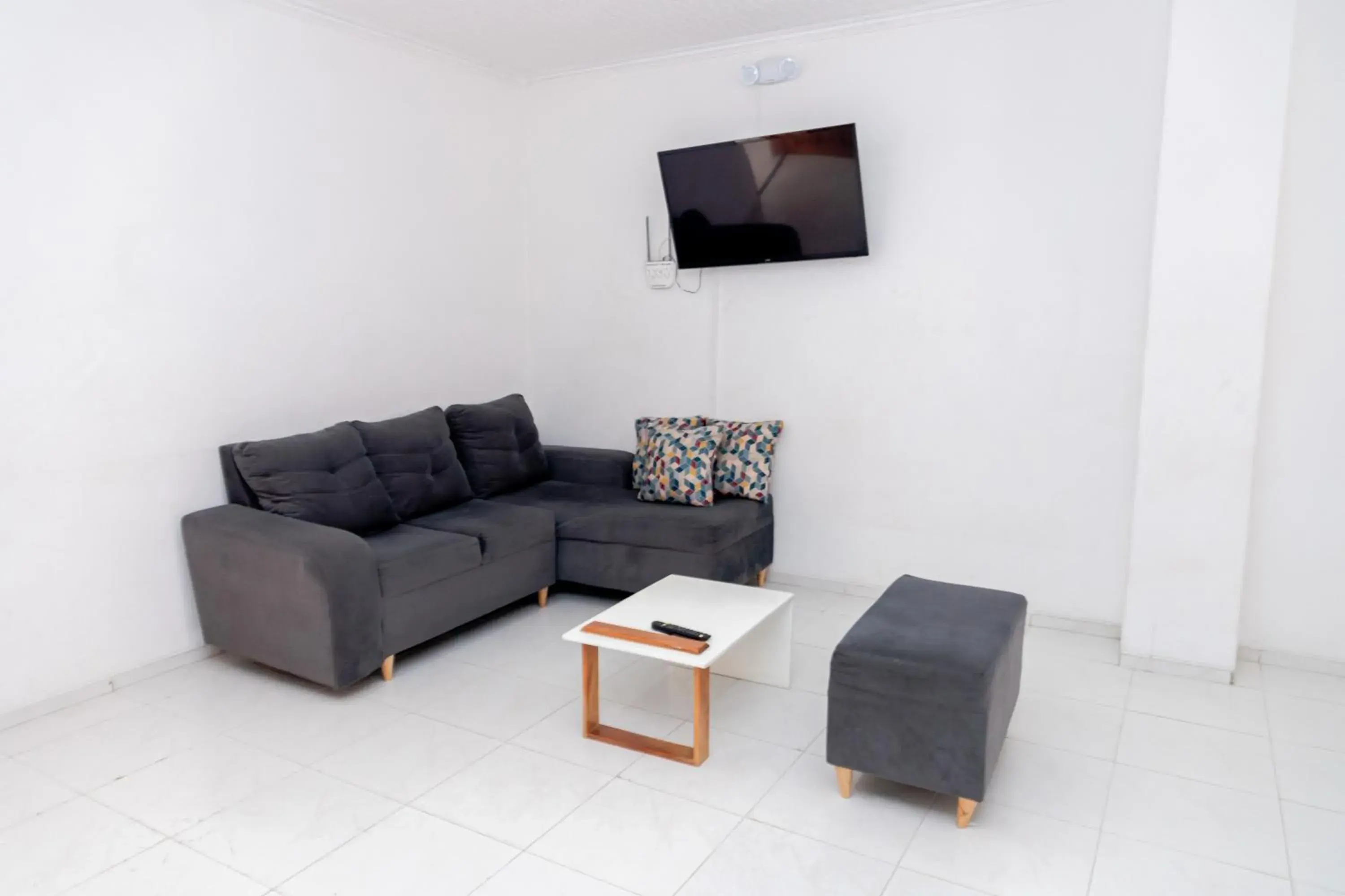 Three-Bedroom Apartment in Edificio Sandra Three-Bedroom Apartment in Edificio Sandra