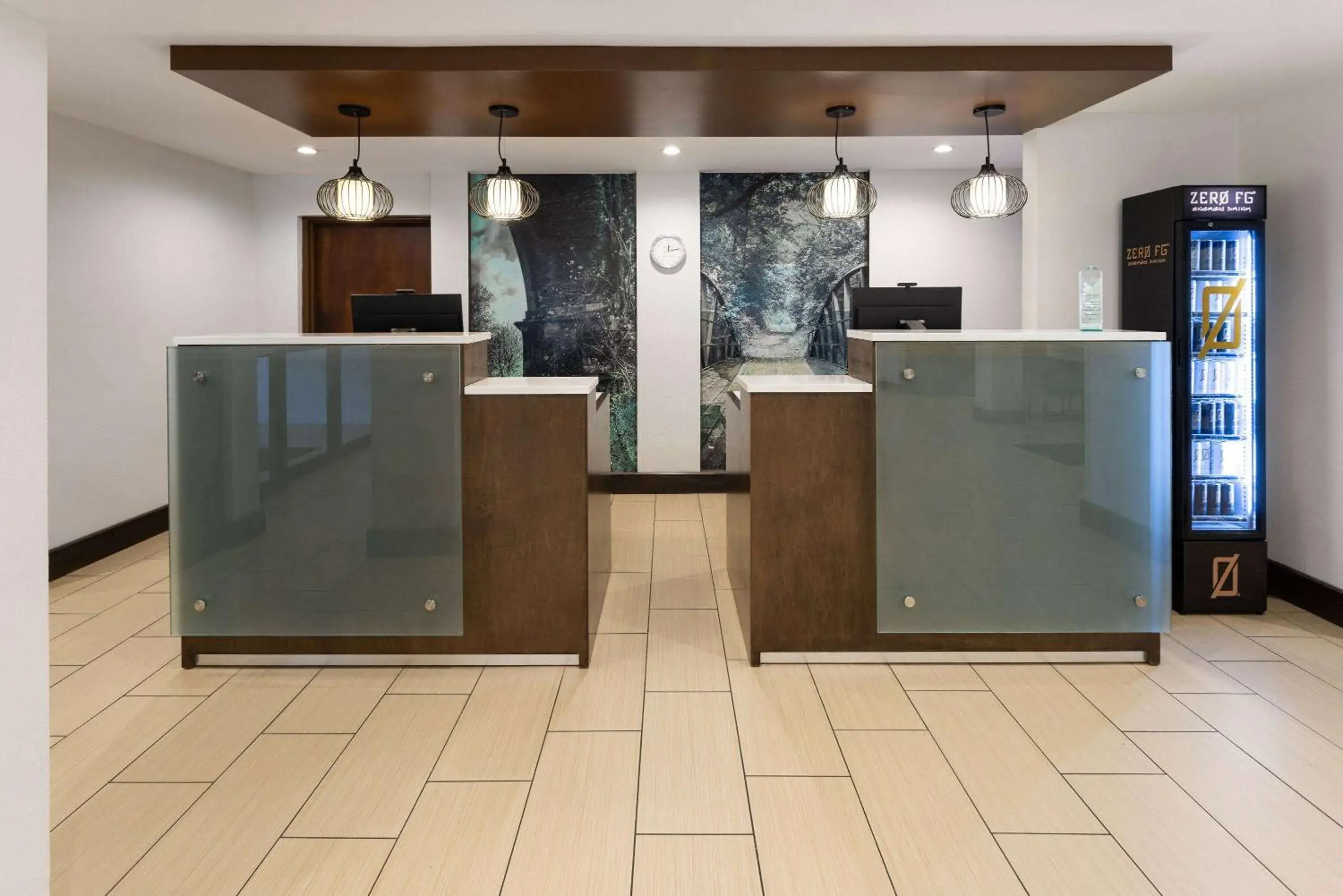 Lobby or reception in La Quinta by Wyndham LaGrange / I-85 Lobby or reception in La Quinta by Wyndham LaGrange / I-85