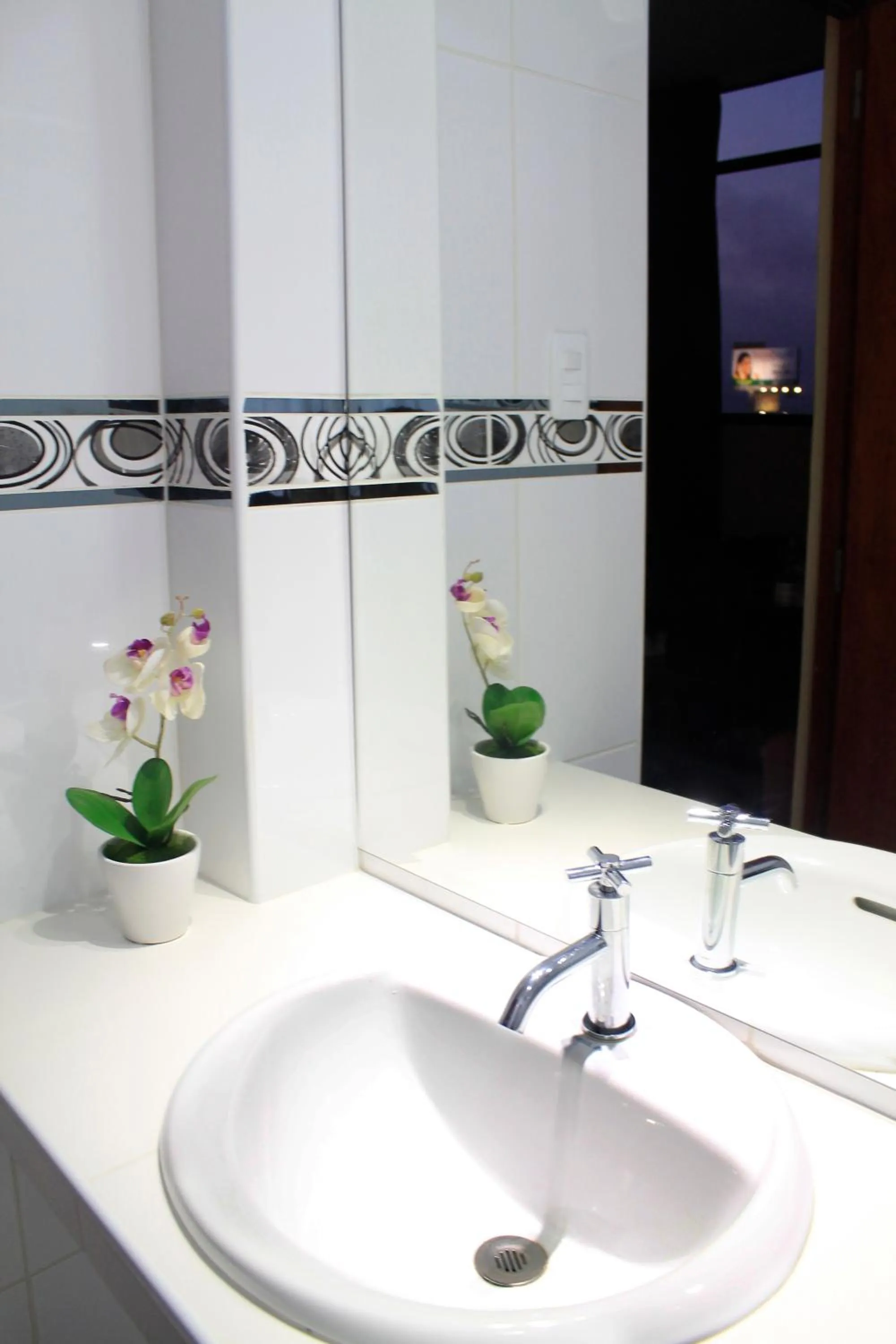 Bathroom in Hotel Manhattan Inn Airport