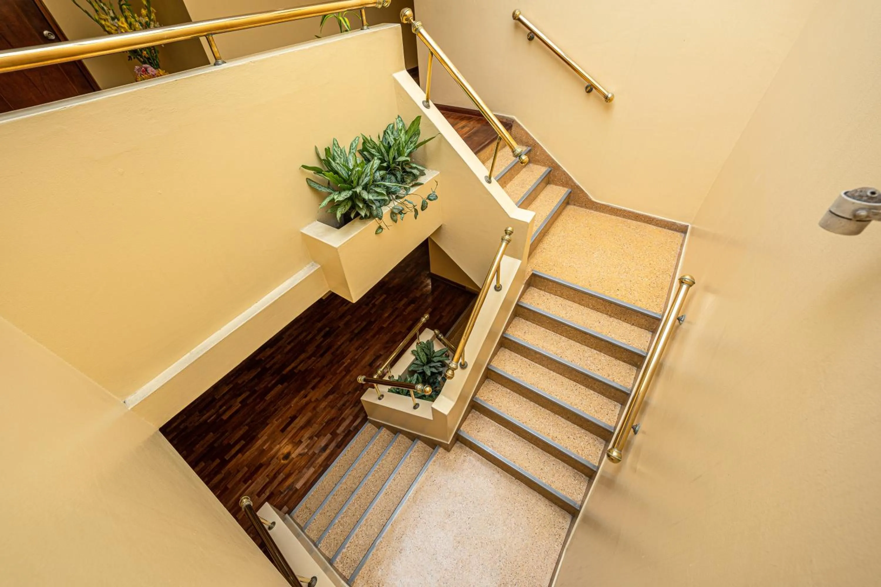 Property building in Hotel Manhattan Inn Airport