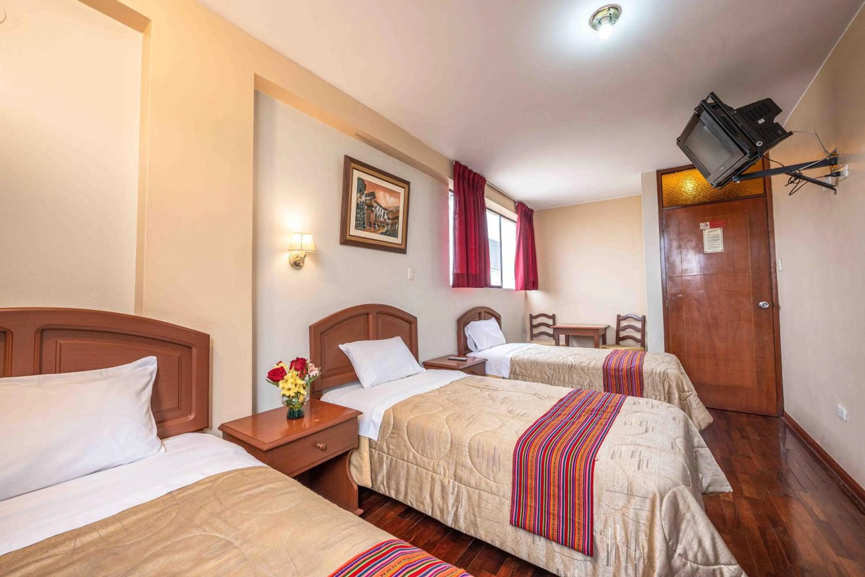 TV and multimedia, Bed in Hotel Manhattan Inn Airport