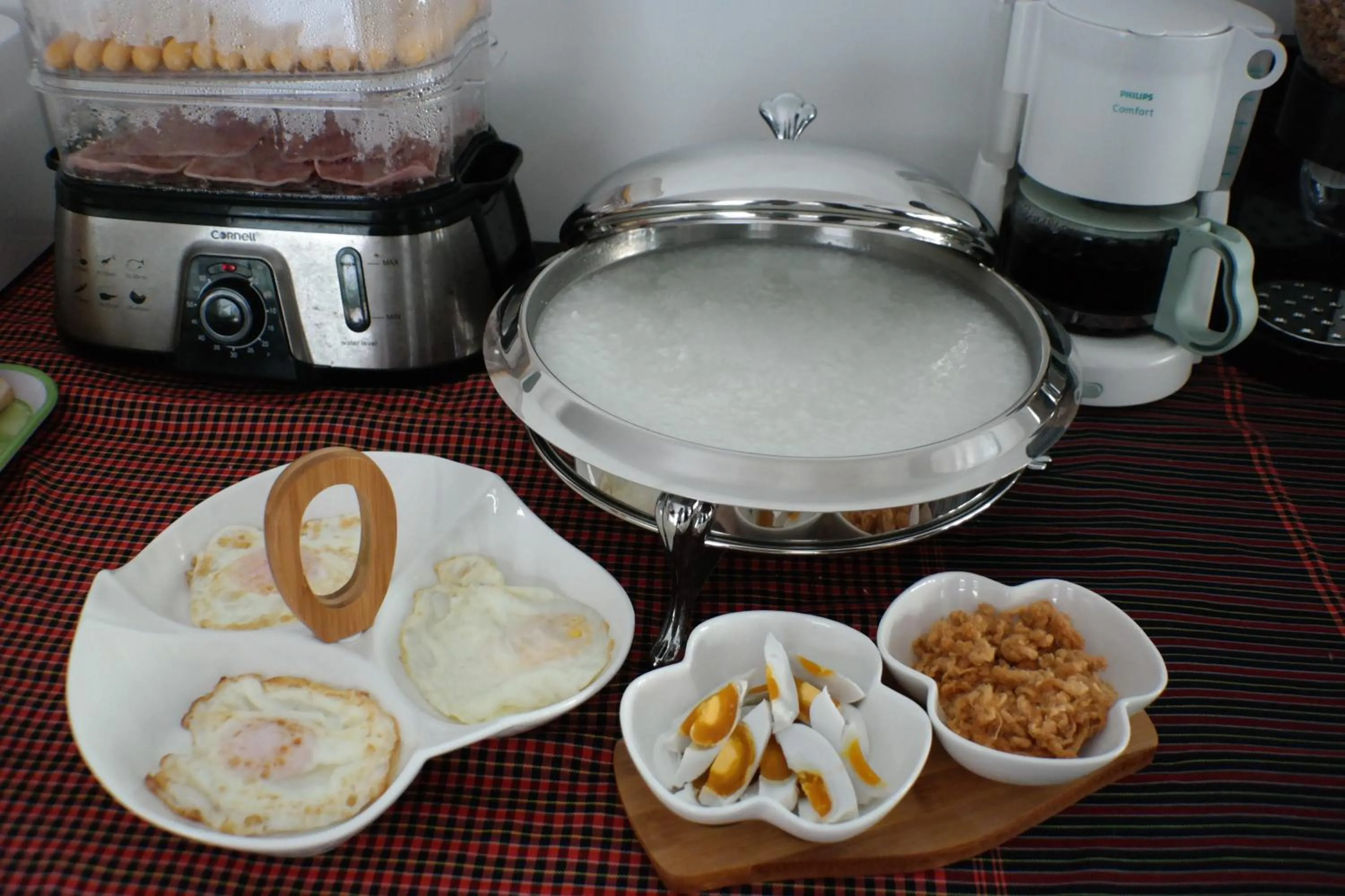 Restaurant/places to eat in Mowin Boutique Hotel & Residence