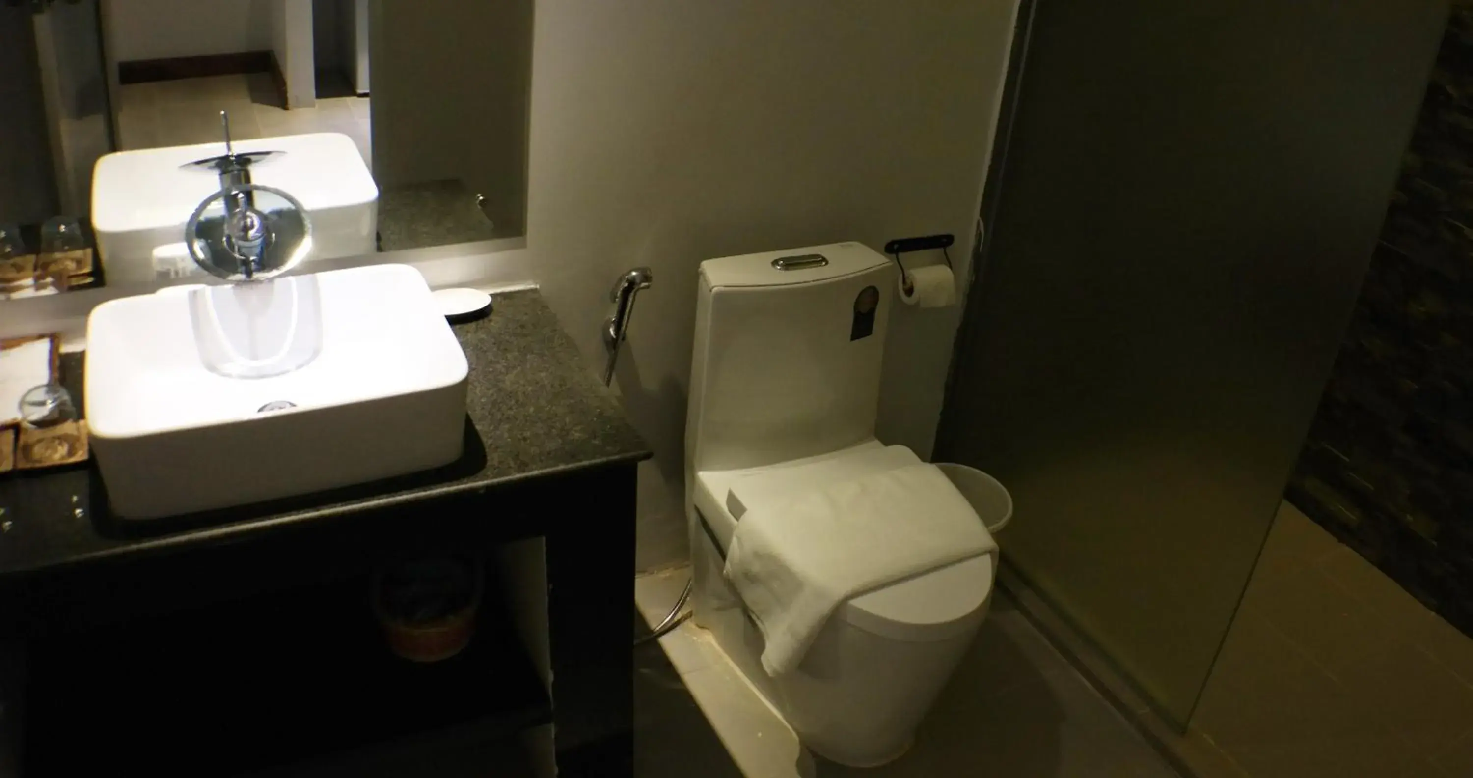 Bathroom in Mowin Boutique Hotel & Residence Bathroom in Mowin Boutique Hotel & Residence