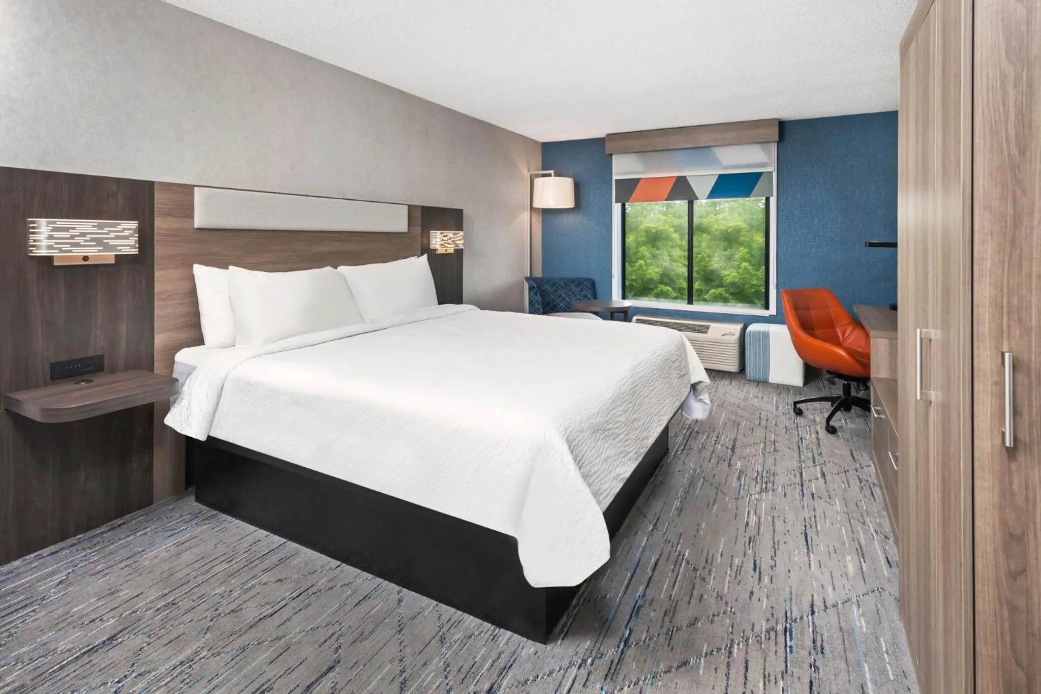 Photo of the whole room, Bed in Holiday Inn Express Hotel & Suites Youngstown - North Lima/Boardman by IHG