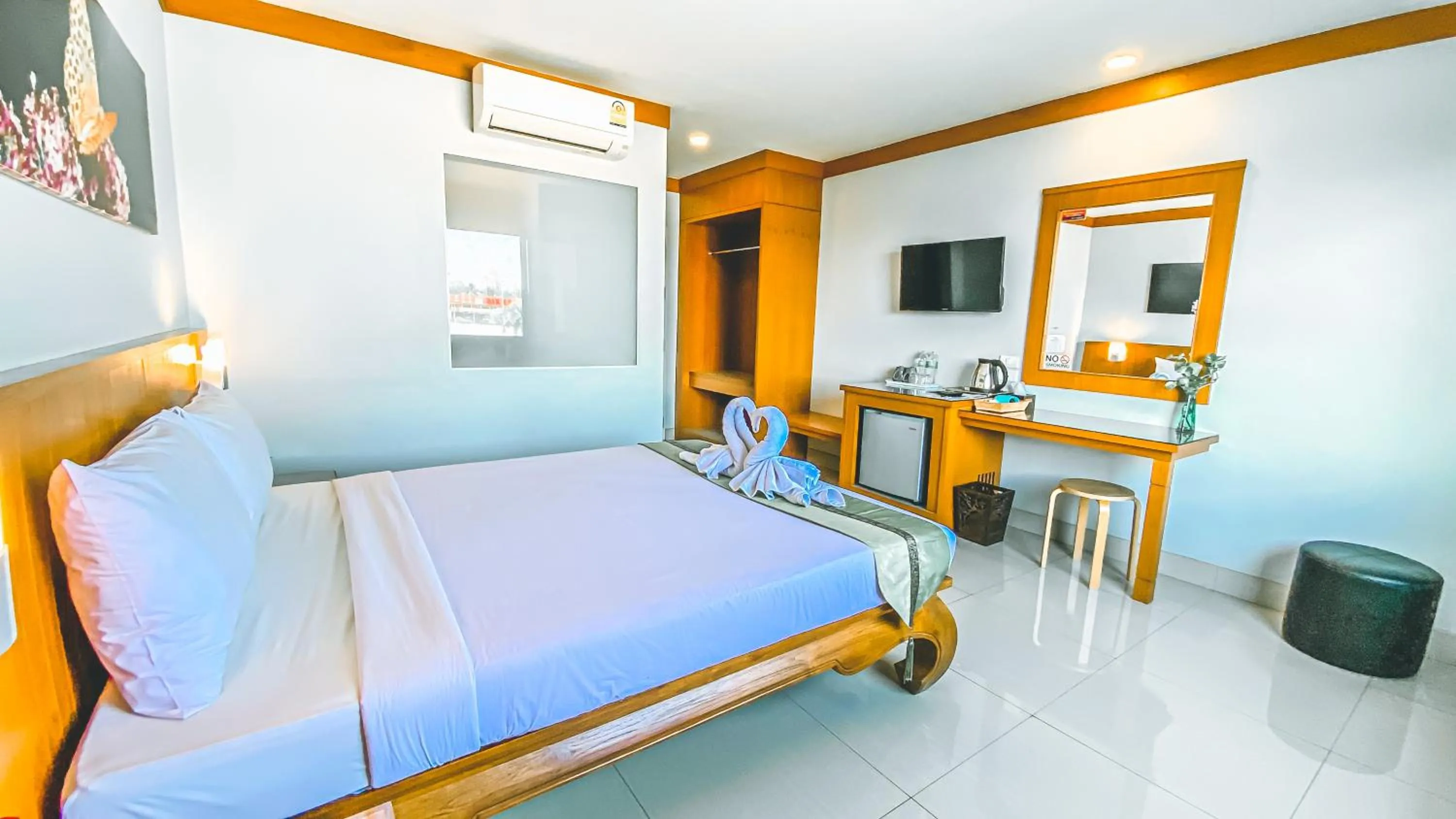 Photo of the whole room, Bed in K2 Hotel @ Airport