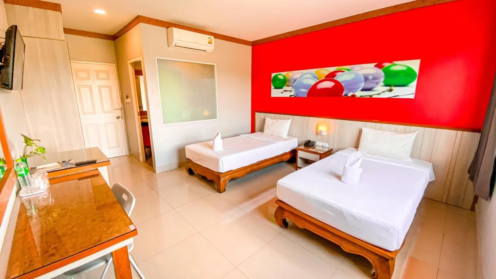 Photo of the whole room, Bed in K2 Hotel @ Airport