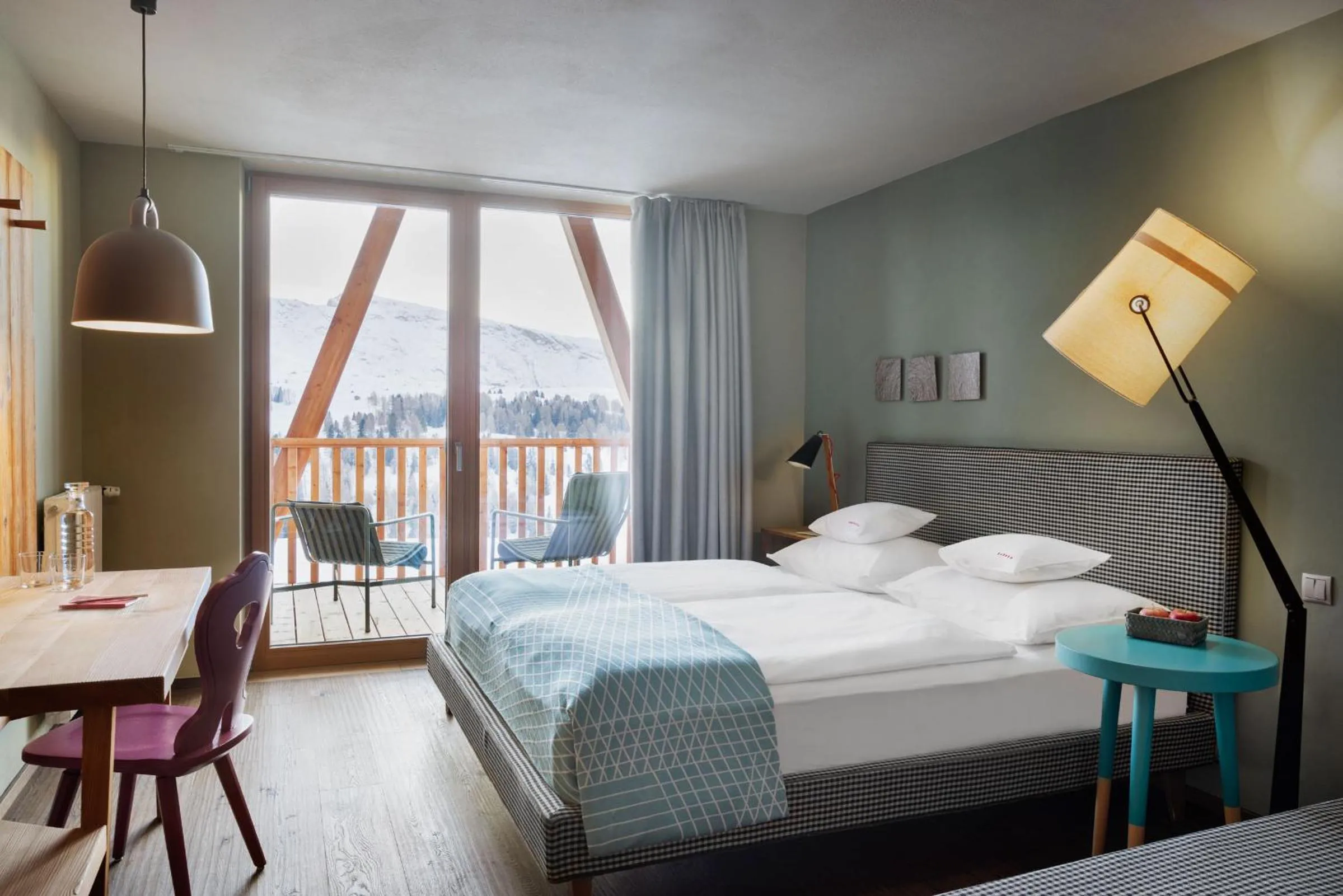 Photo of the whole room, Bed in ICARO Hotel