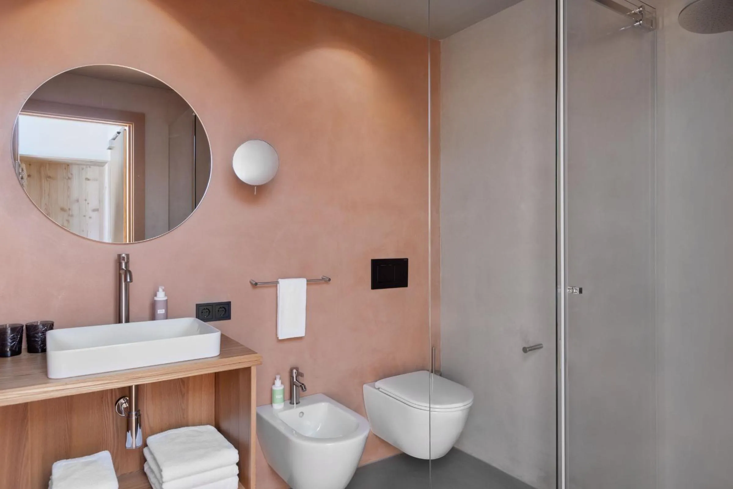 Bathroom in ICARO Hotel