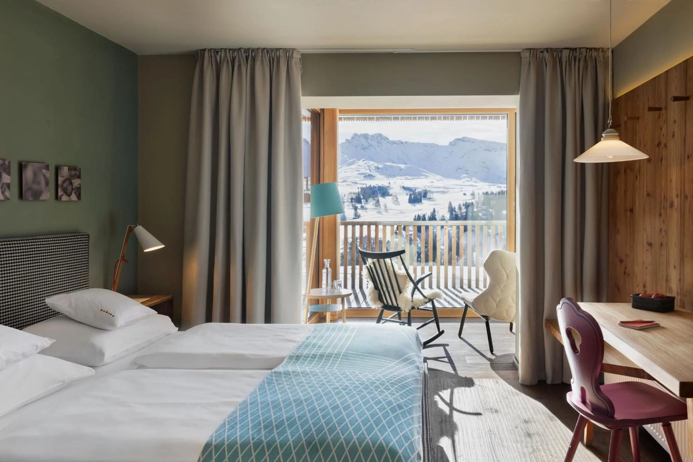Photo of the whole room, Bed in ICARO Hotel