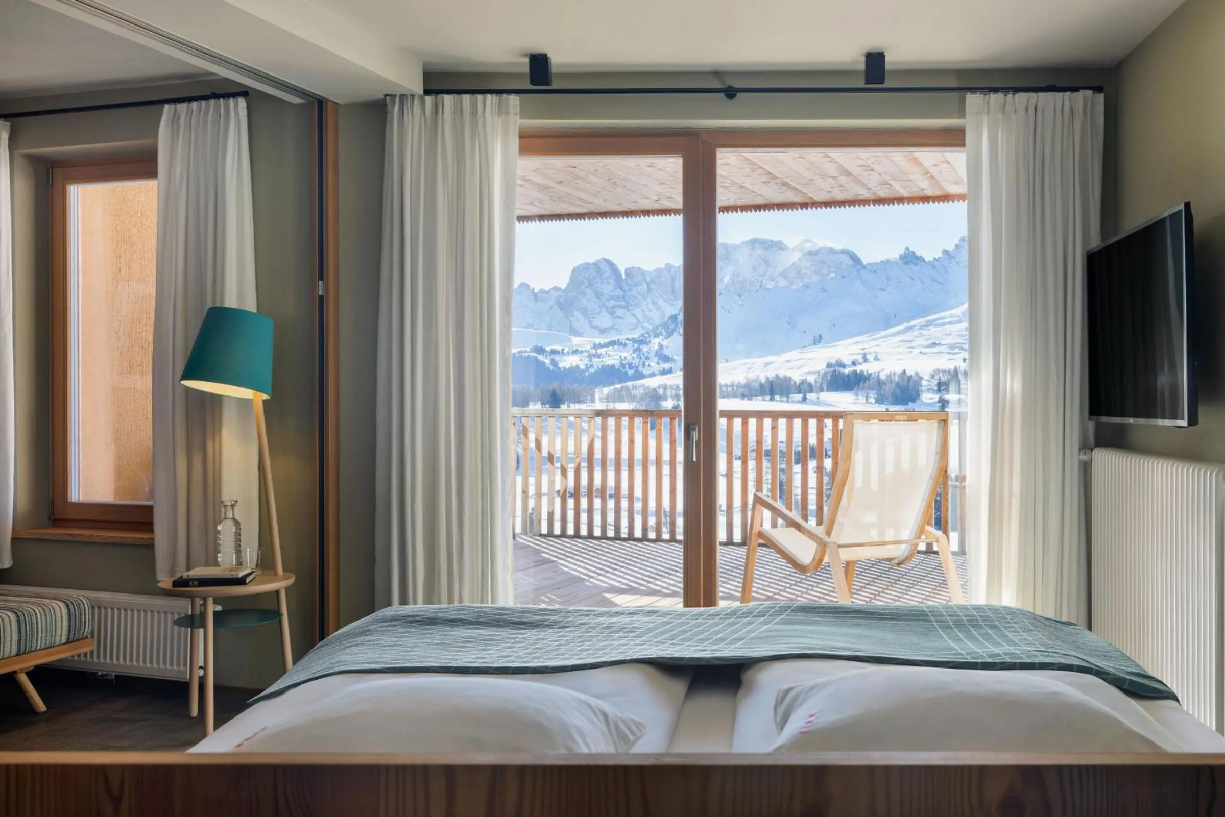 Photo of the whole room, Bed in ICARO Hotel