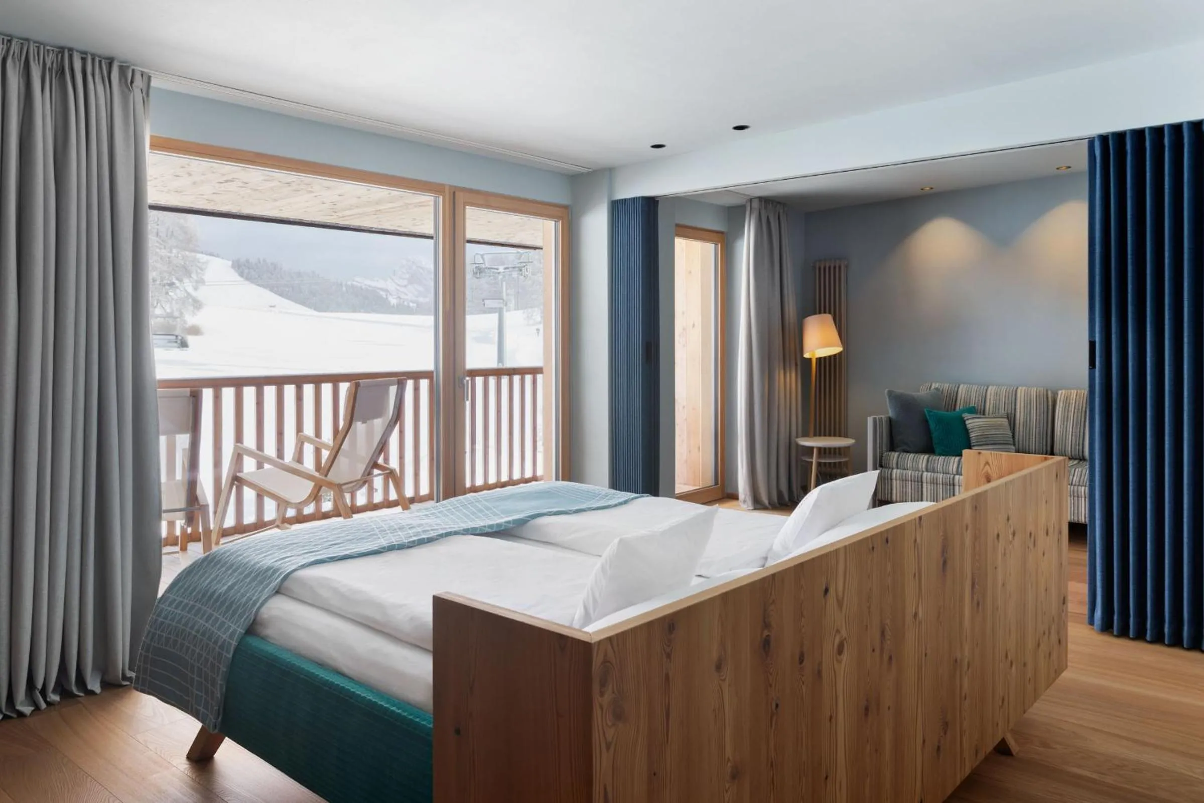 View (from property/room), Bed in ICARO Hotel