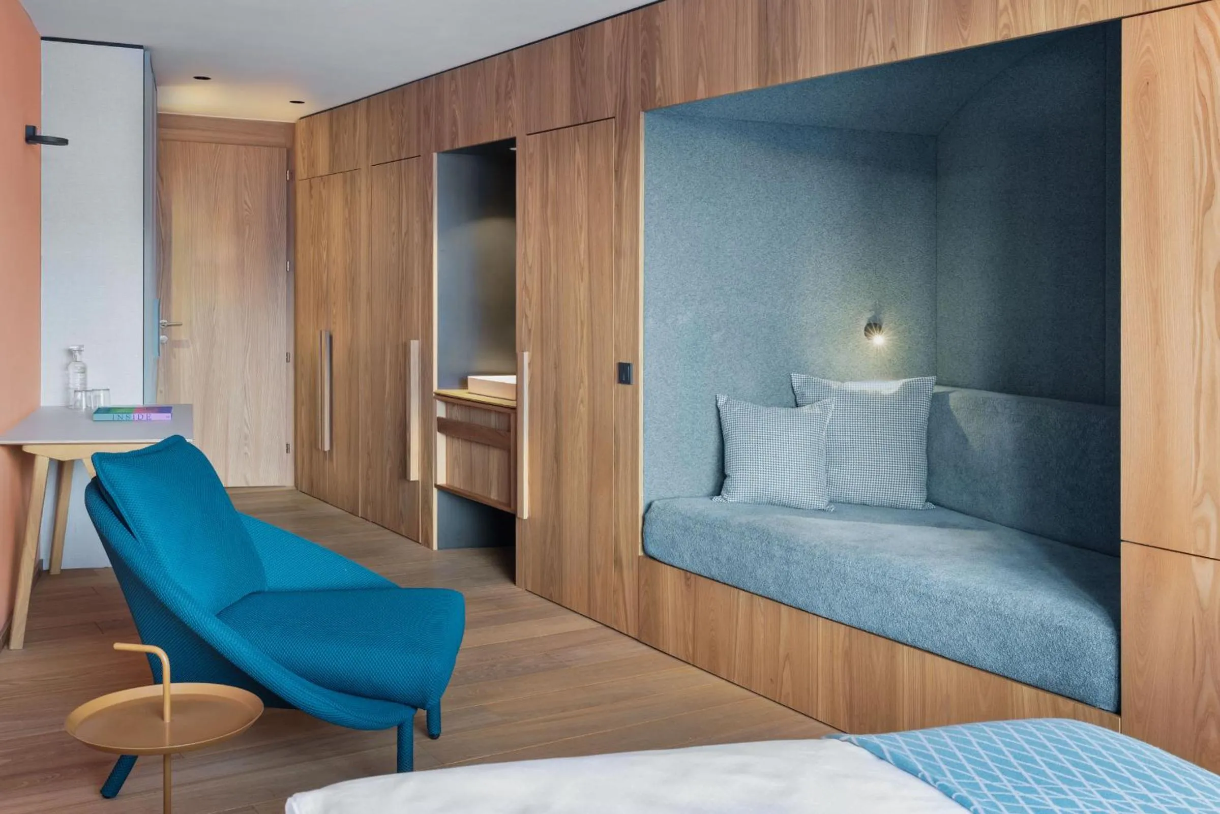 Seating area, Bed in ICARO Hotel