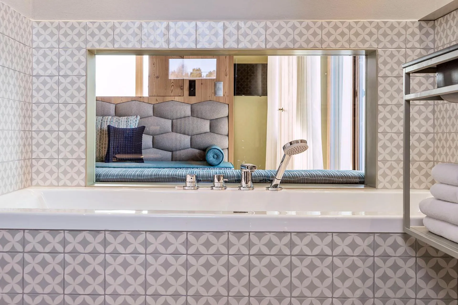 Bathroom in ICARO Hotel