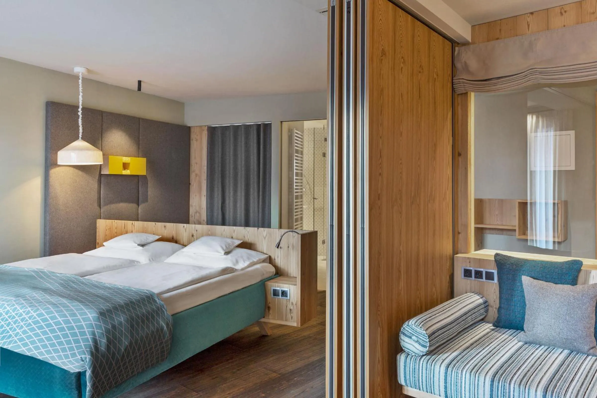 Photo of the whole room, Bed in ICARO Hotel
