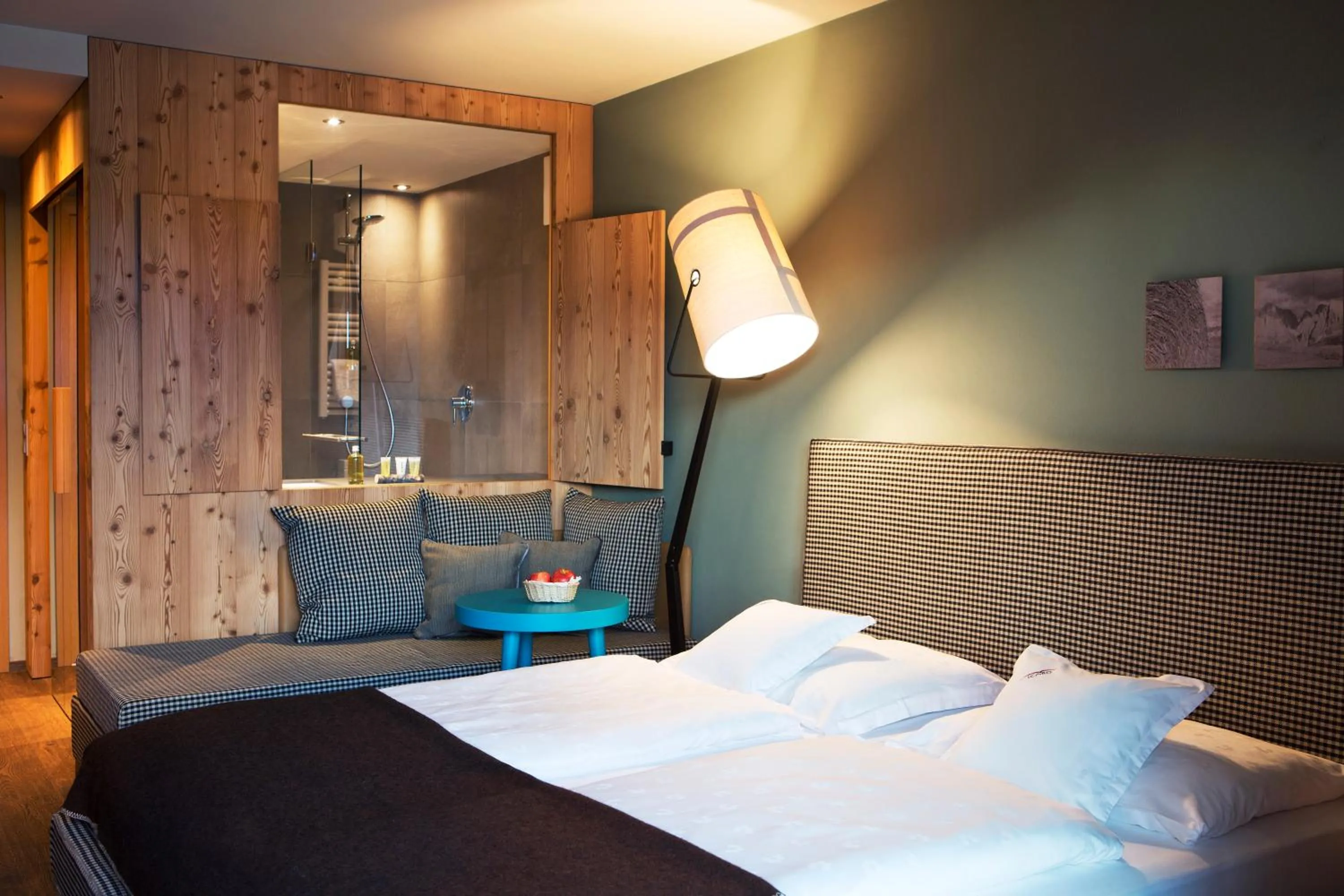 Photo of the whole room, Bed in ICARO Hotel