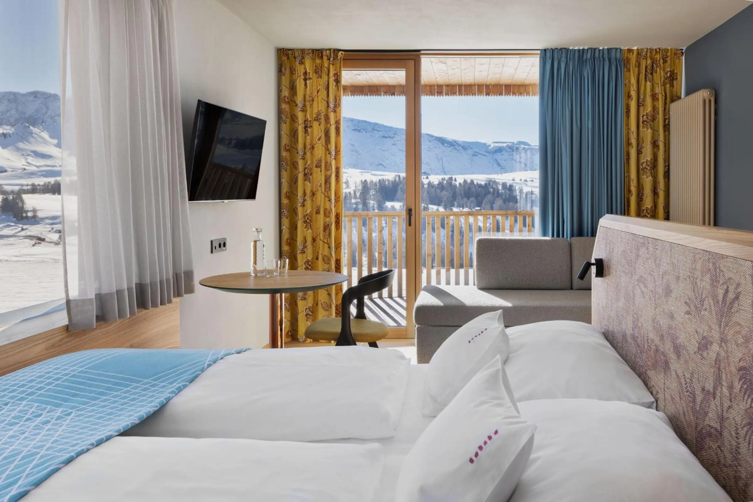 Bed in ICARO Hotel