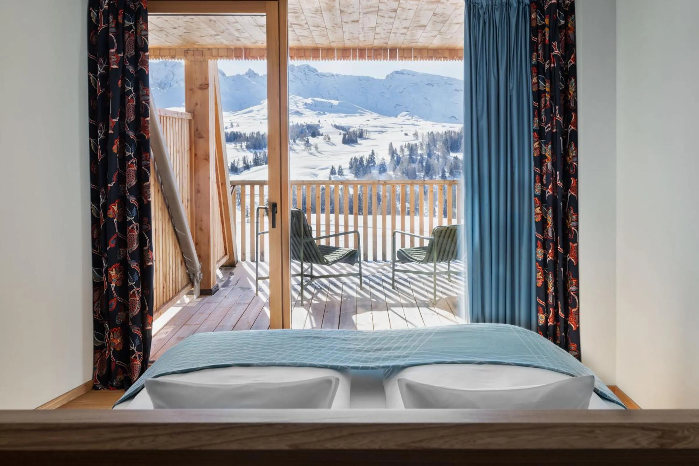 Photo of the whole room, Bed in ICARO Hotel