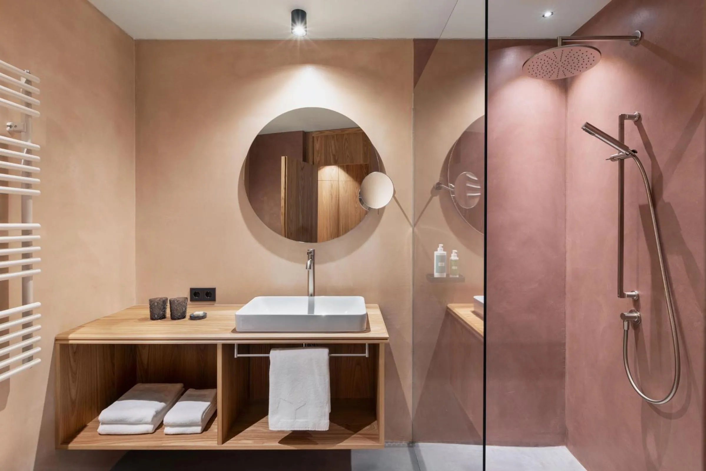 Bathroom in ICARO Hotel